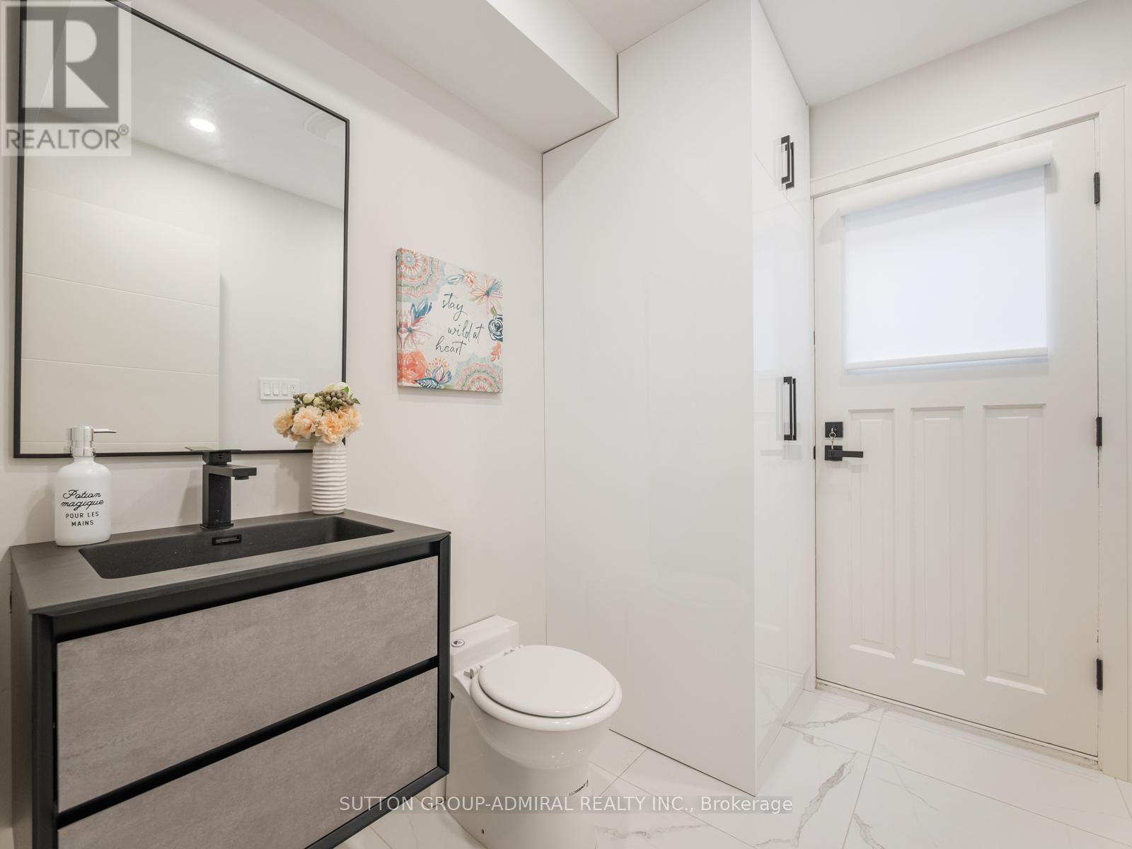 












97 GOLF LINKS DRIVE

,
Aurora (Aurora Highlands),




Ontario
L4G3V4

