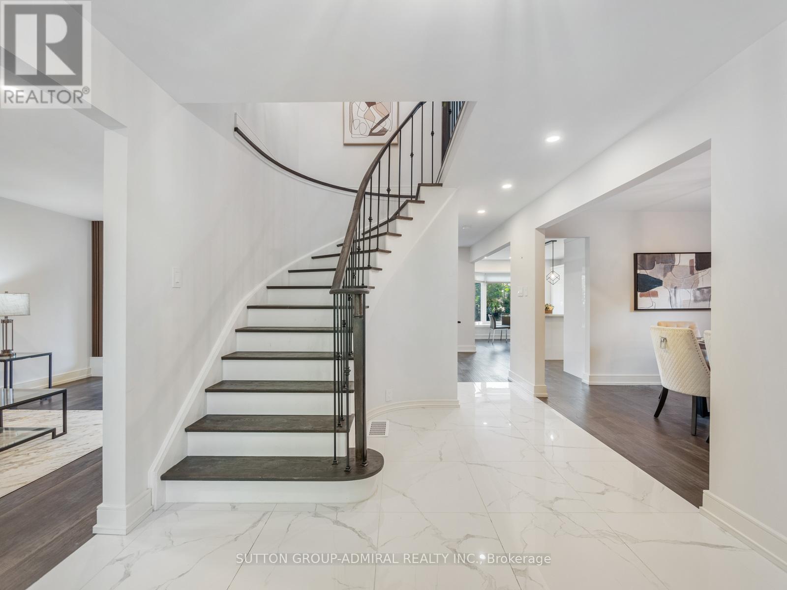 












97 GOLF LINKS DRIVE

,
Aurora (Aurora Highlands),




Ontario
L4G3V4

