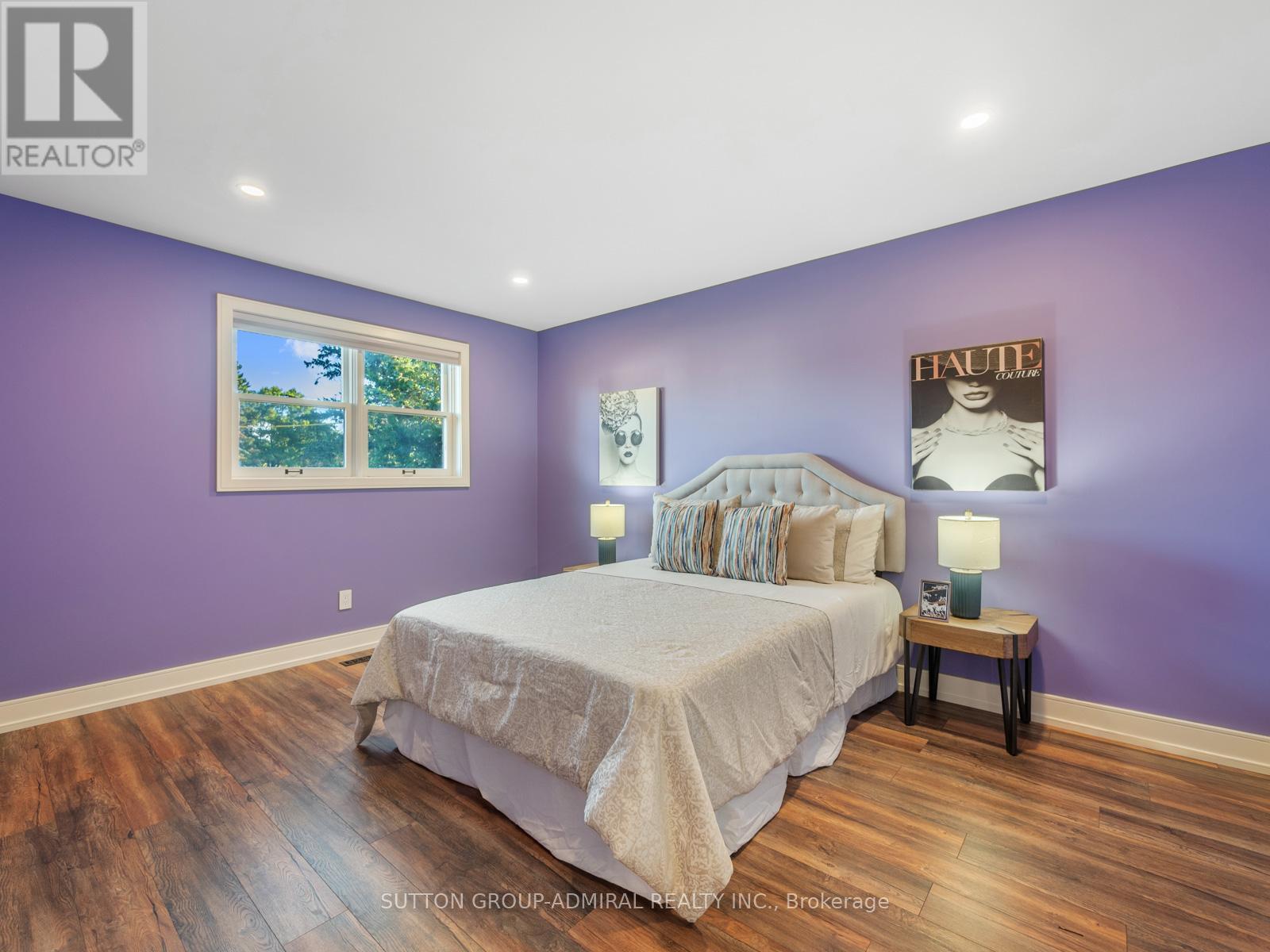 












97 GOLF LINKS DRIVE

,
Aurora (Aurora Highlands),




Ontario
L4G3V4


