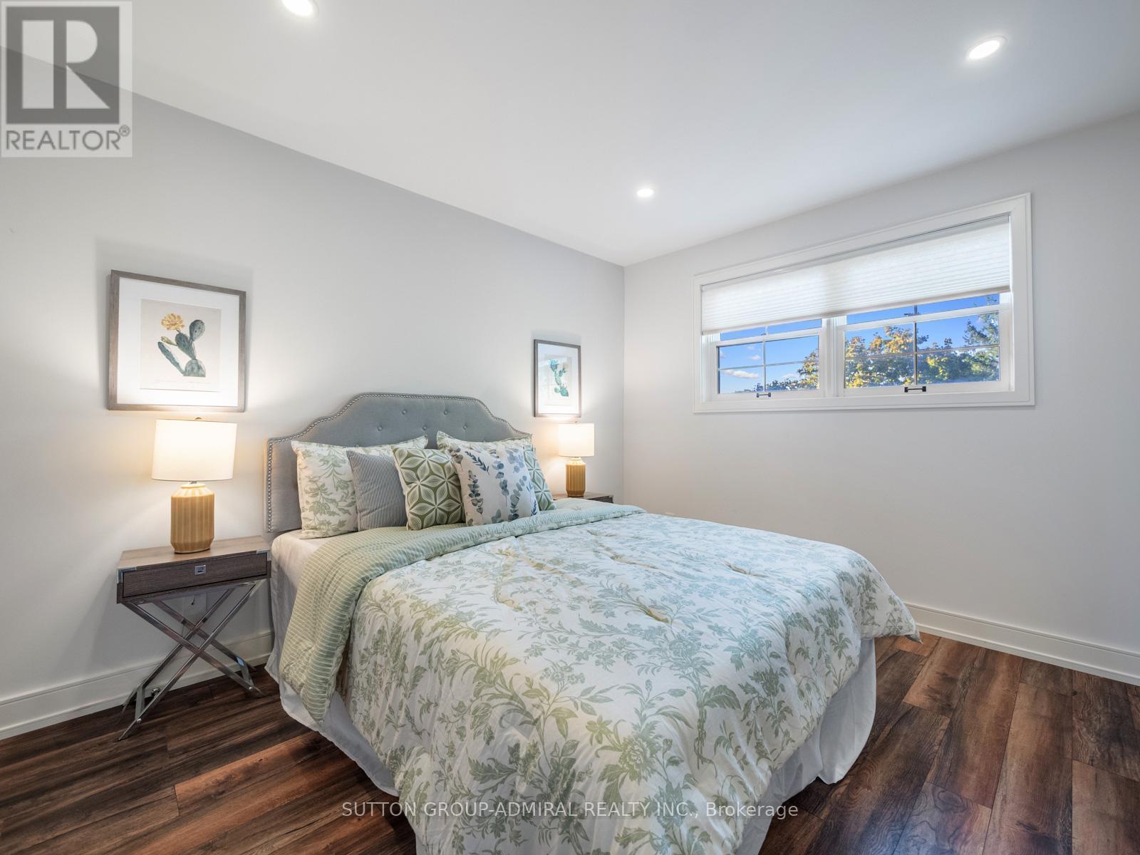 












97 GOLF LINKS DRIVE

,
Aurora (Aurora Highlands),




Ontario
L4G3V4

