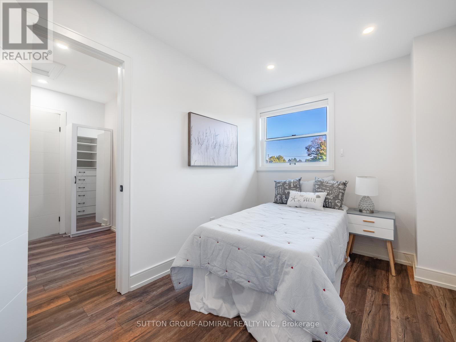 












97 GOLF LINKS DRIVE

,
Aurora (Aurora Highlands),




Ontario
L4G3V4

