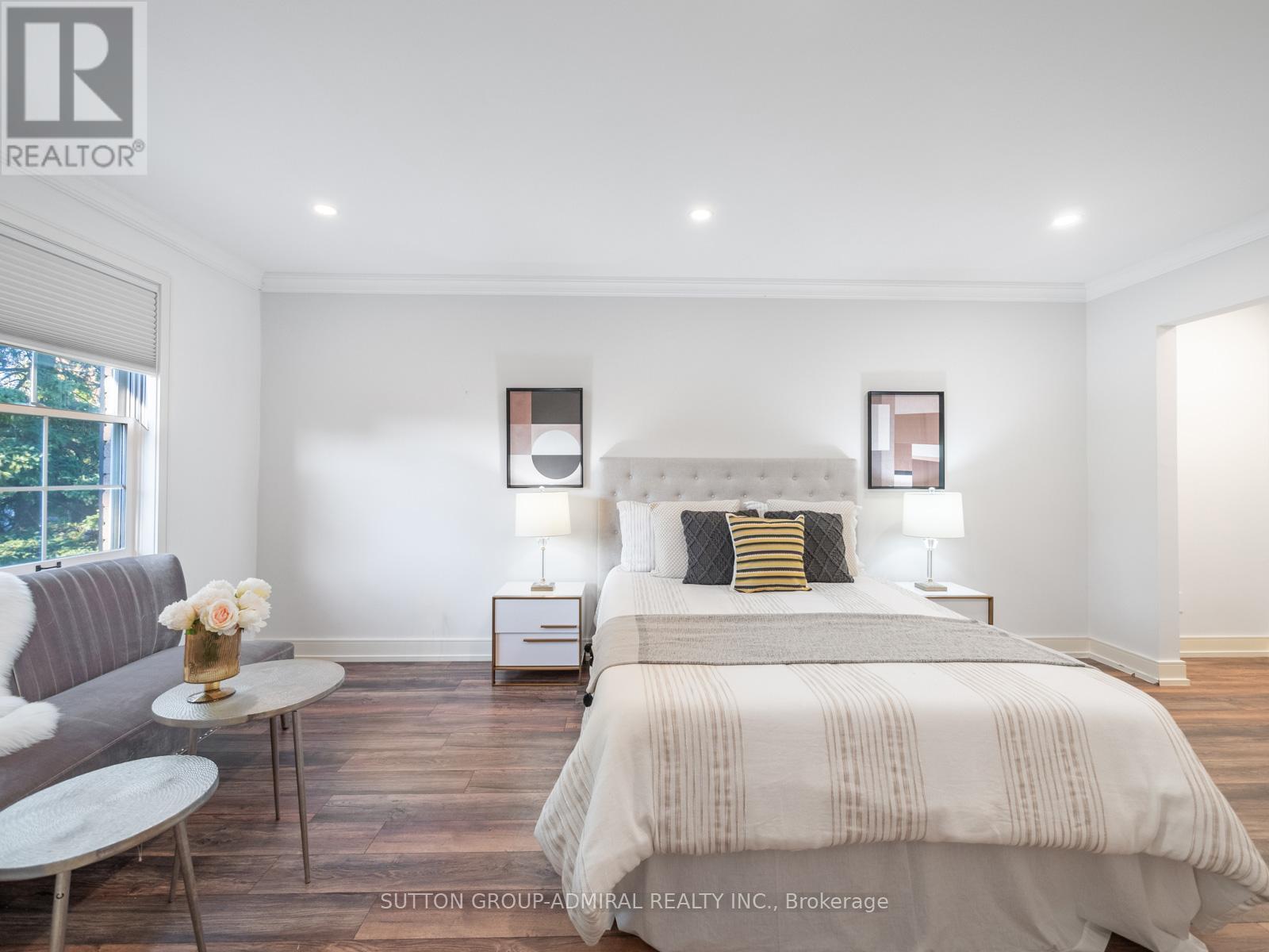 












97 GOLF LINKS DRIVE

,
Aurora (Aurora Highlands),




Ontario
L4G3V4

