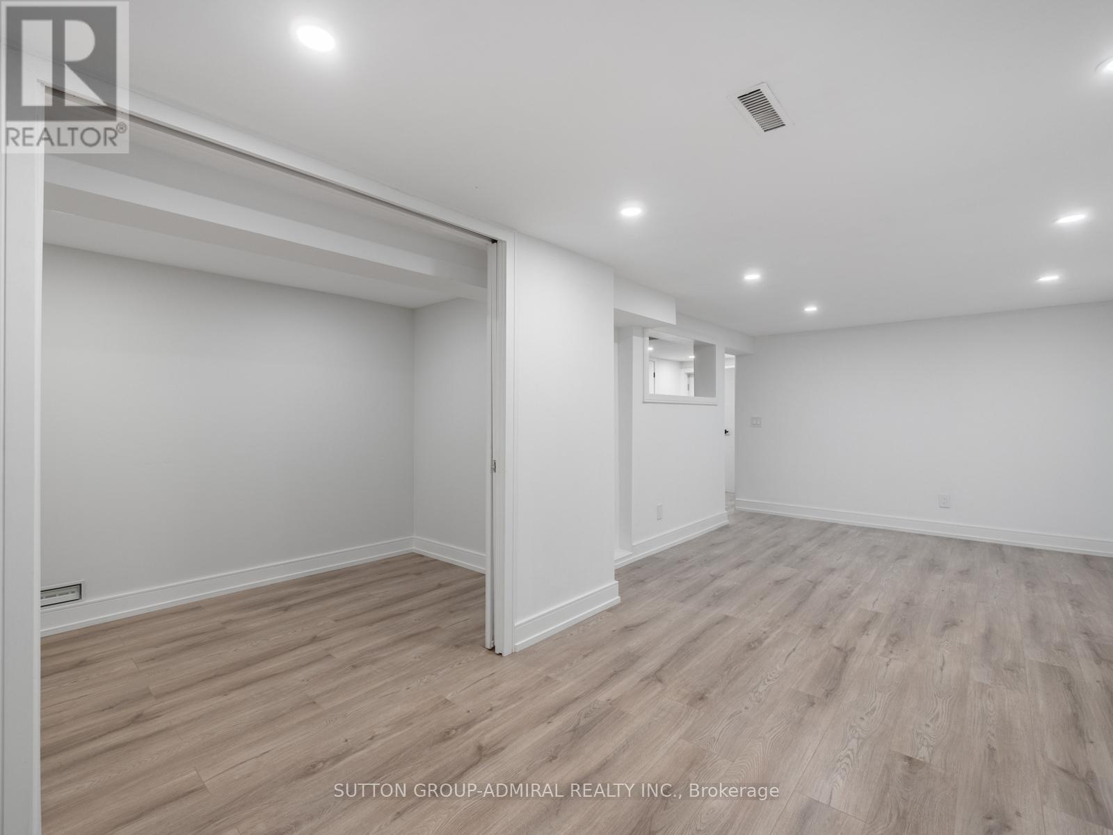 












97 GOLF LINKS DRIVE

,
Aurora (Aurora Highlands),




Ontario
L4G3V4

