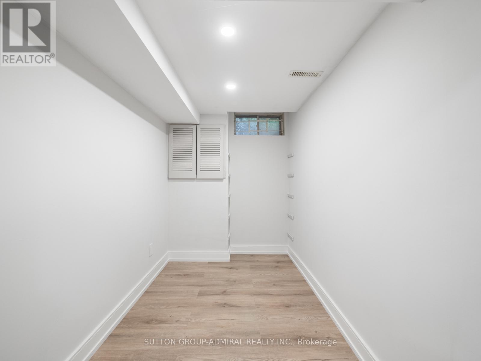












97 GOLF LINKS DRIVE

,
Aurora (Aurora Highlands),




Ontario
L4G3V4

