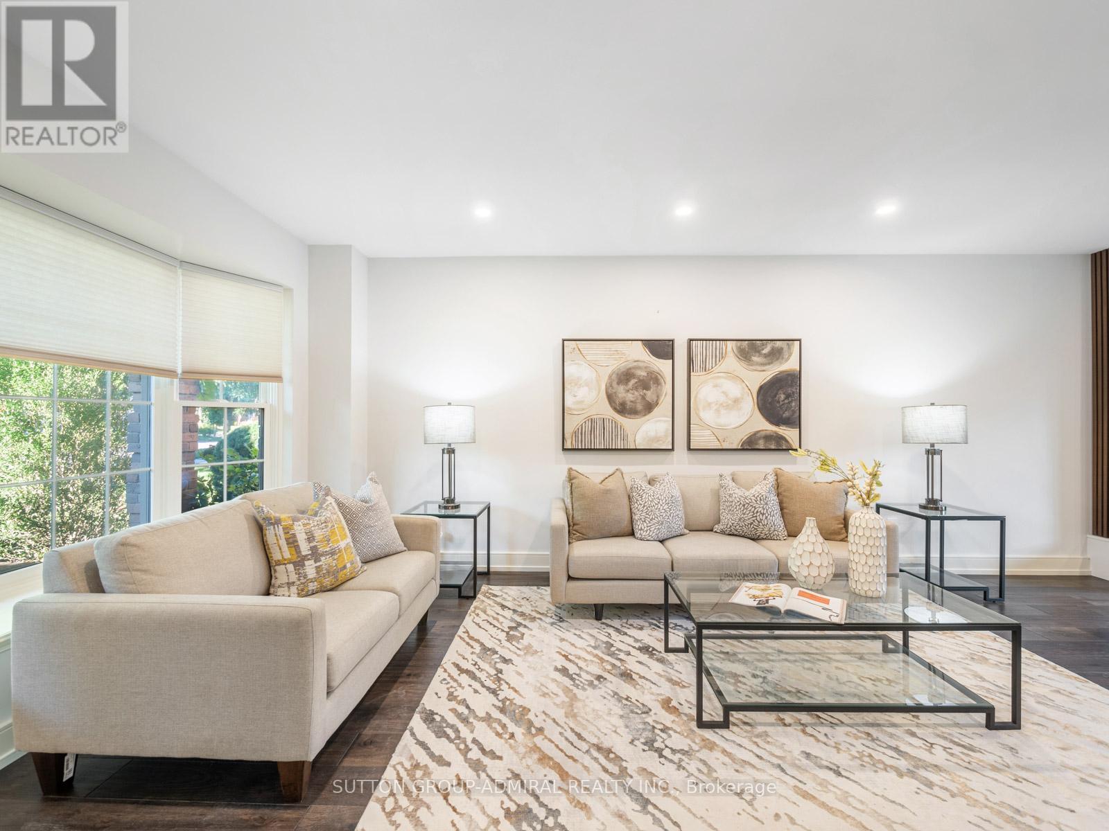 












97 GOLF LINKS DRIVE

,
Aurora (Aurora Highlands),




Ontario
L4G3V4

