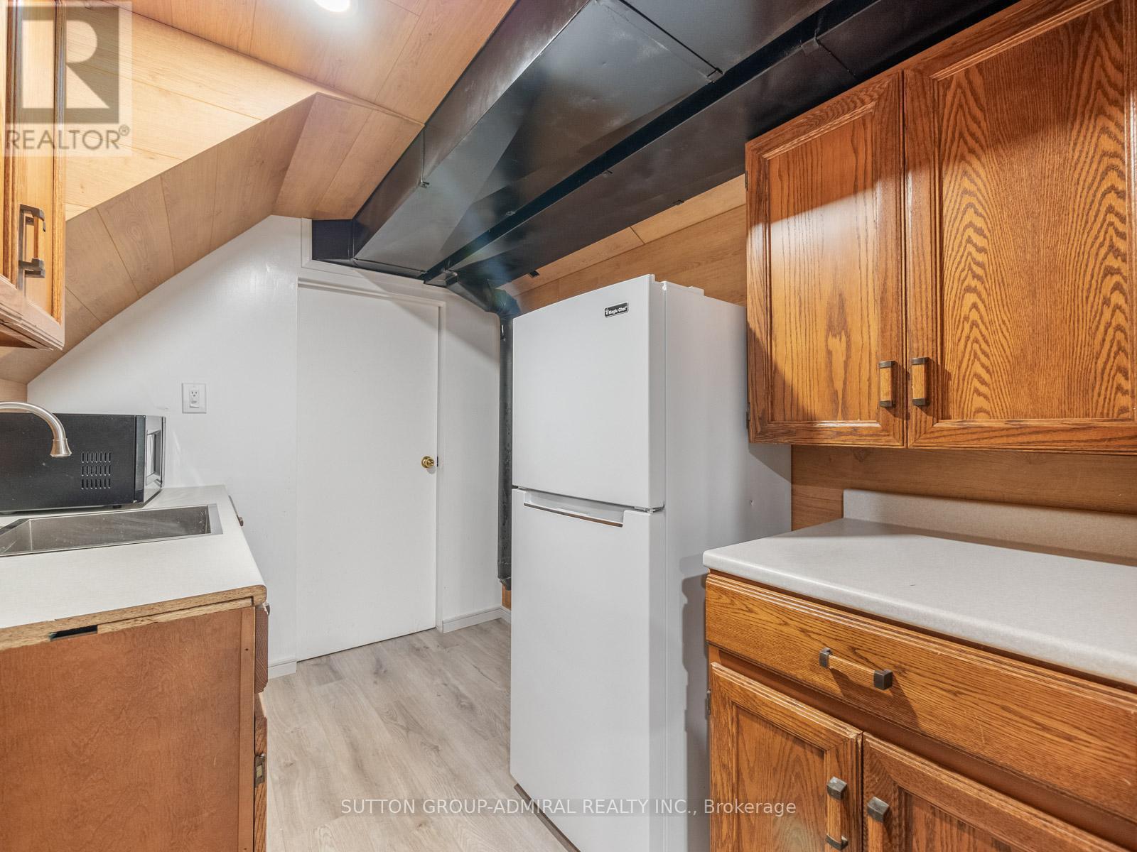 












97 GOLF LINKS DRIVE

,
Aurora (Aurora Highlands),




Ontario
L4G3V4

