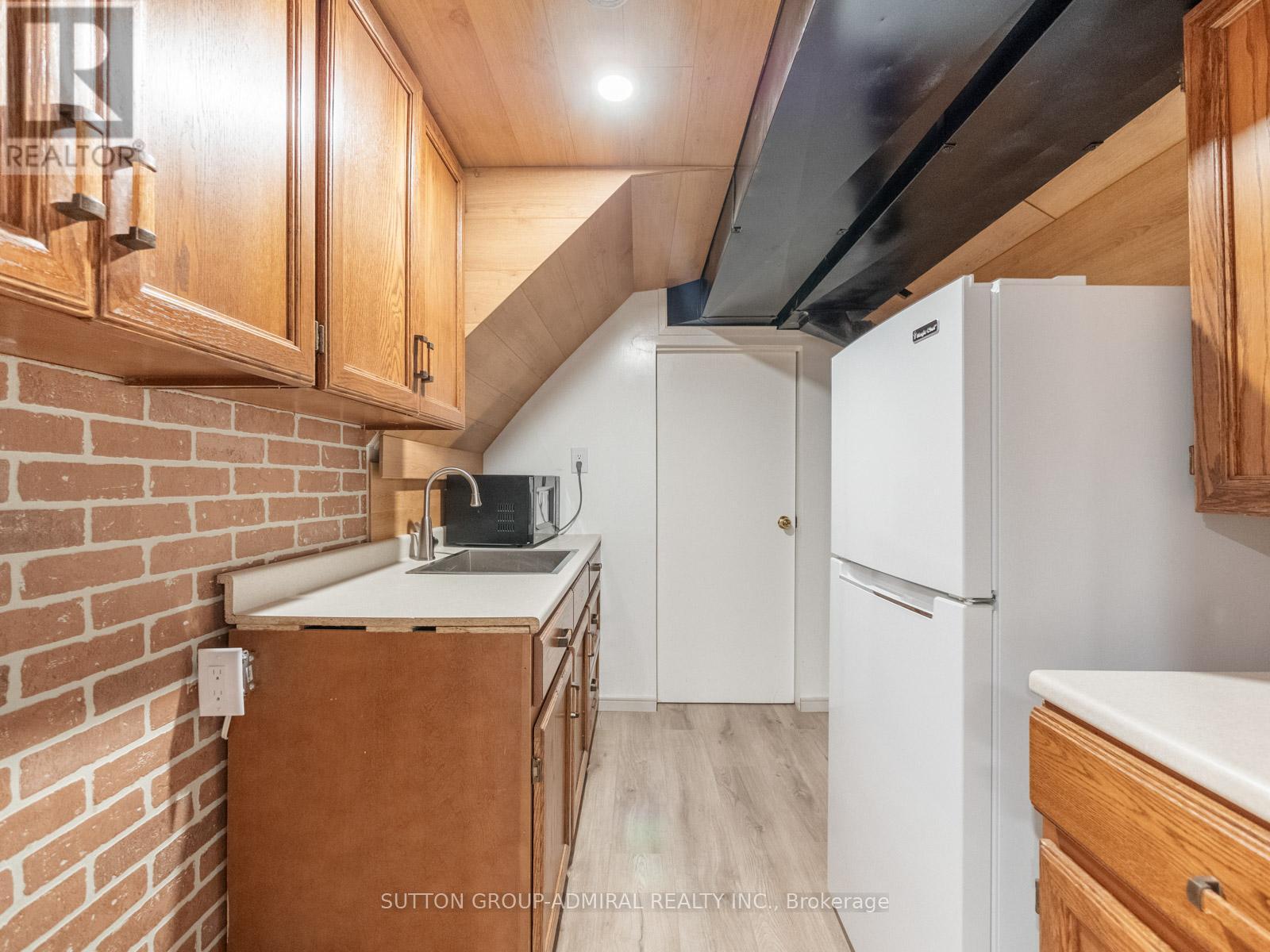 












97 GOLF LINKS DRIVE

,
Aurora (Aurora Highlands),




Ontario
L4G3V4

