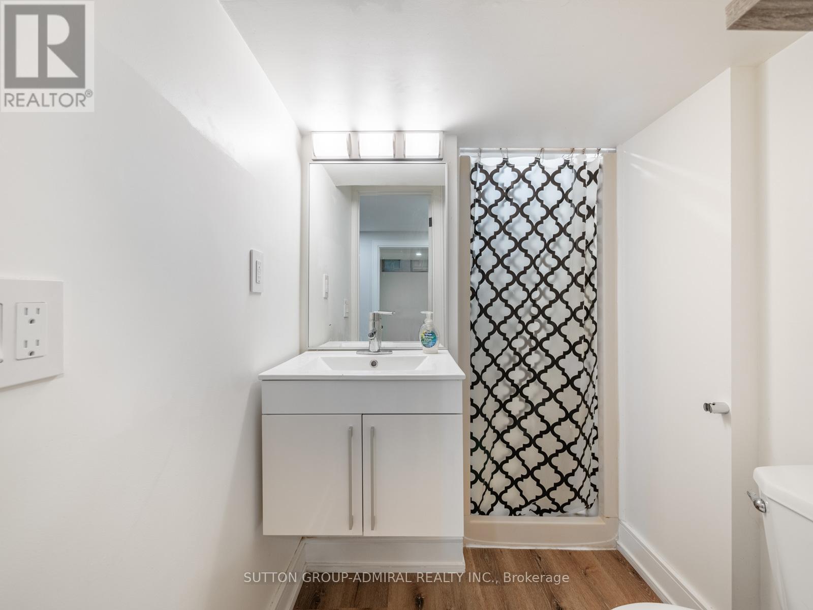 












97 GOLF LINKS DRIVE

,
Aurora (Aurora Highlands),




Ontario
L4G3V4

