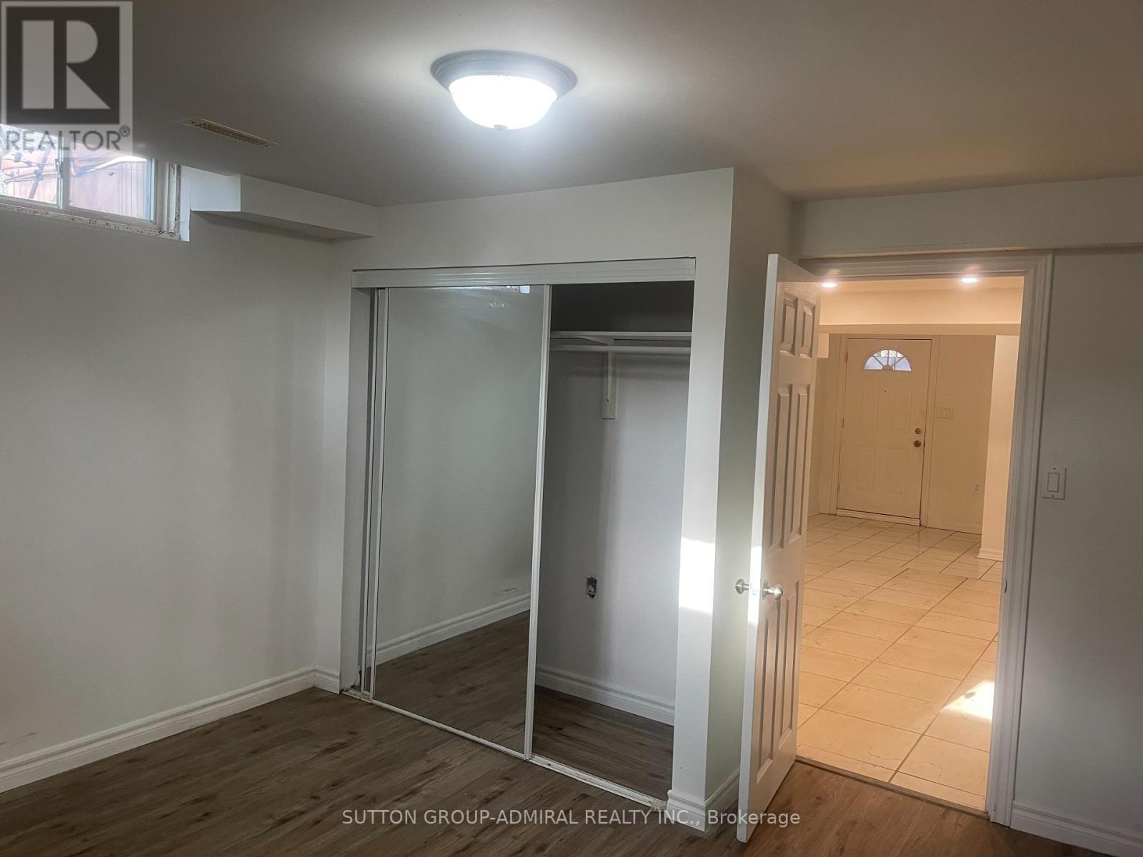 












(LOWER-LEVEL) - 97 CARRINGTON DRIVE

,
Richmond Hill (Mill Pond),




Ontario
L4C7X8

