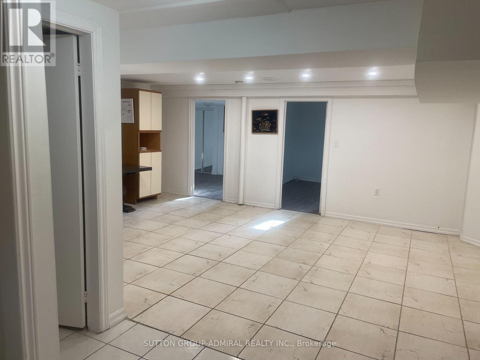 












(LOWER-LEVEL) - 97 CARRINGTON DRIVE

,
Richmond Hill (Mill Pond),




Ontario
L4C7X8

