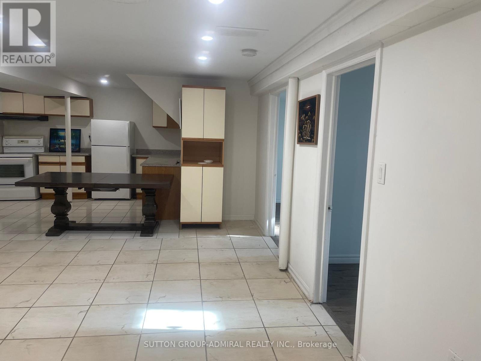 












(LOWER-LEVEL) - 97 CARRINGTON DRIVE

,
Richmond Hill (Mill Pond),




Ontario
L4C7X8

