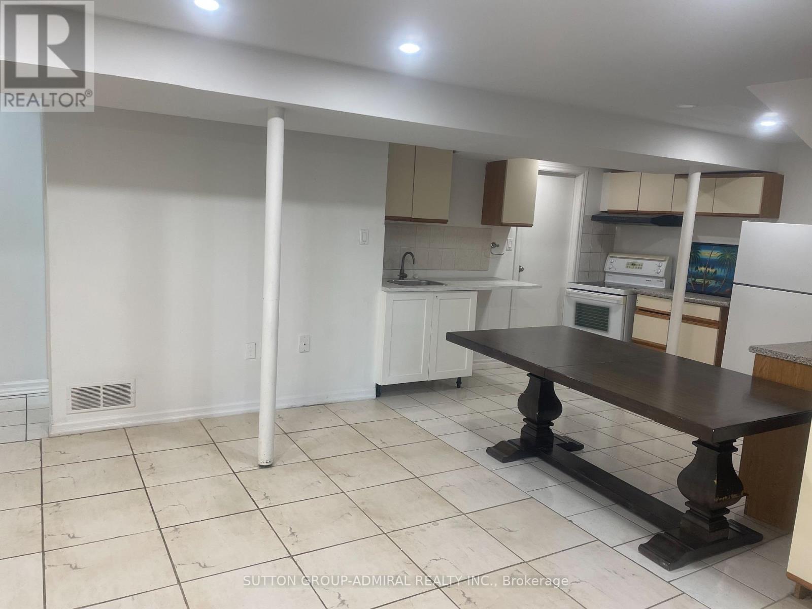 












(LOWER-LEVEL) - 97 CARRINGTON DRIVE

,
Richmond Hill (Mill Pond),




Ontario
L4C7X8

