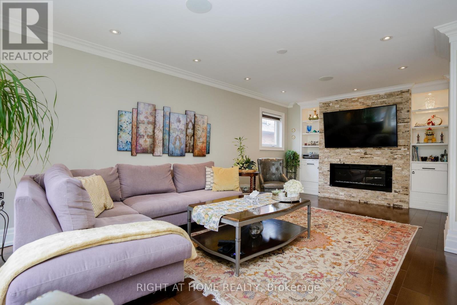 












48 VAUGHAN MILLS ROAD N

,
Vaughan (Elder Mills),




Ontario
L4H1C8


