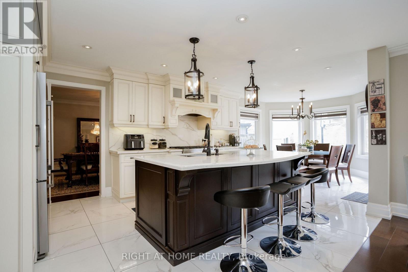












48 VAUGHAN MILLS ROAD N

,
Vaughan (Elder Mills),




Ontario
L4H1C8

