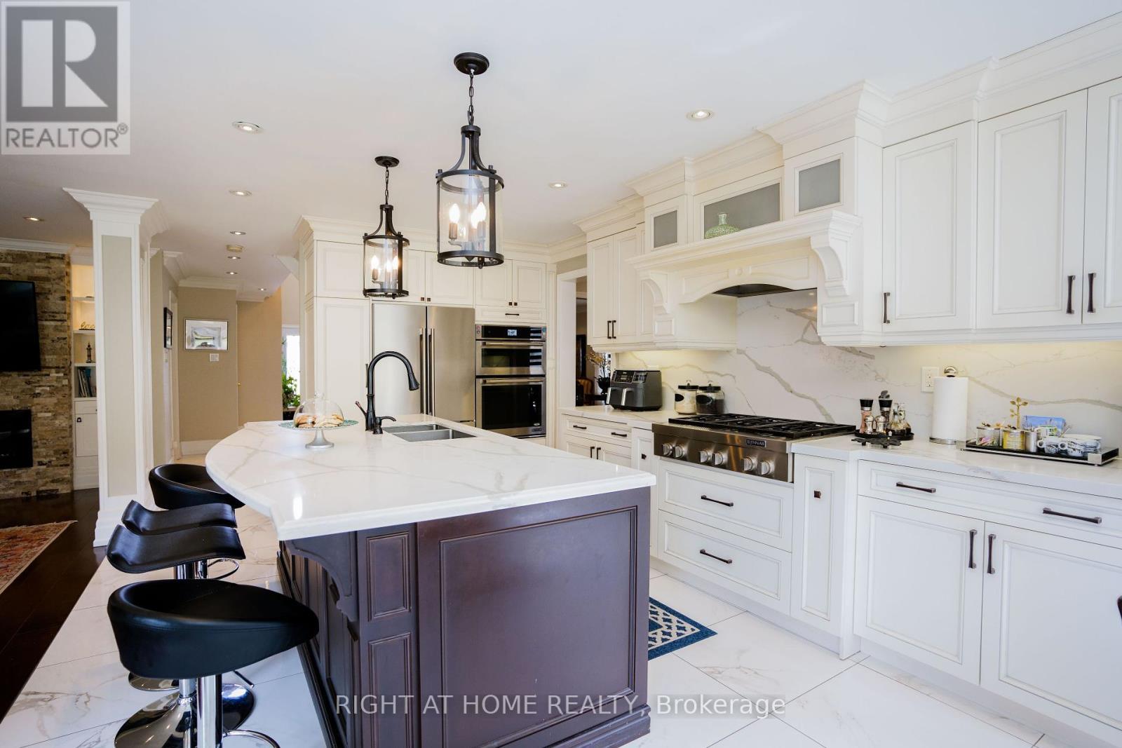 












48 VAUGHAN MILLS ROAD N

,
Vaughan (Elder Mills),




Ontario
L4H1C8

