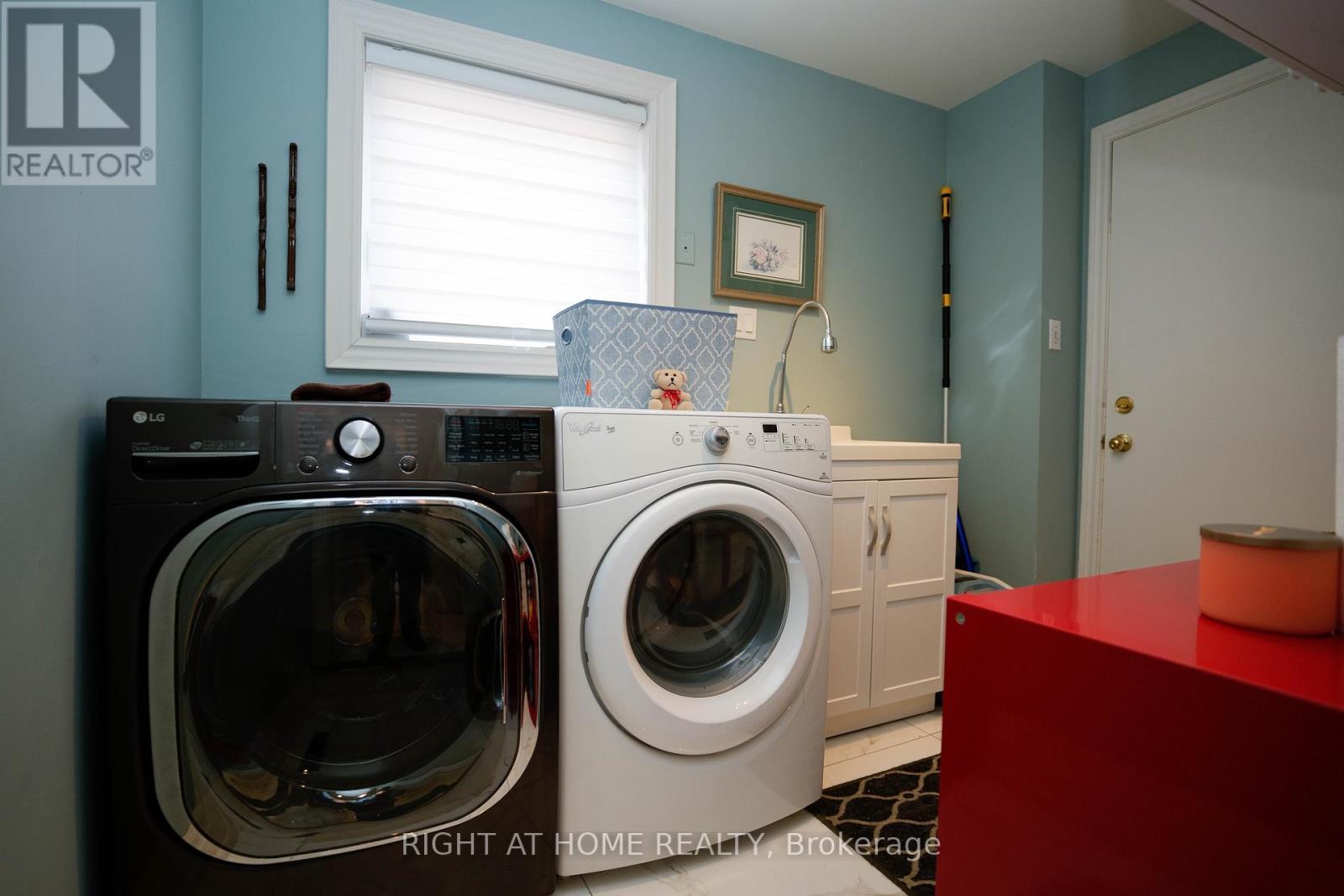 












48 VAUGHAN MILLS ROAD N

,
Vaughan (Elder Mills),




Ontario
L4H1C8


