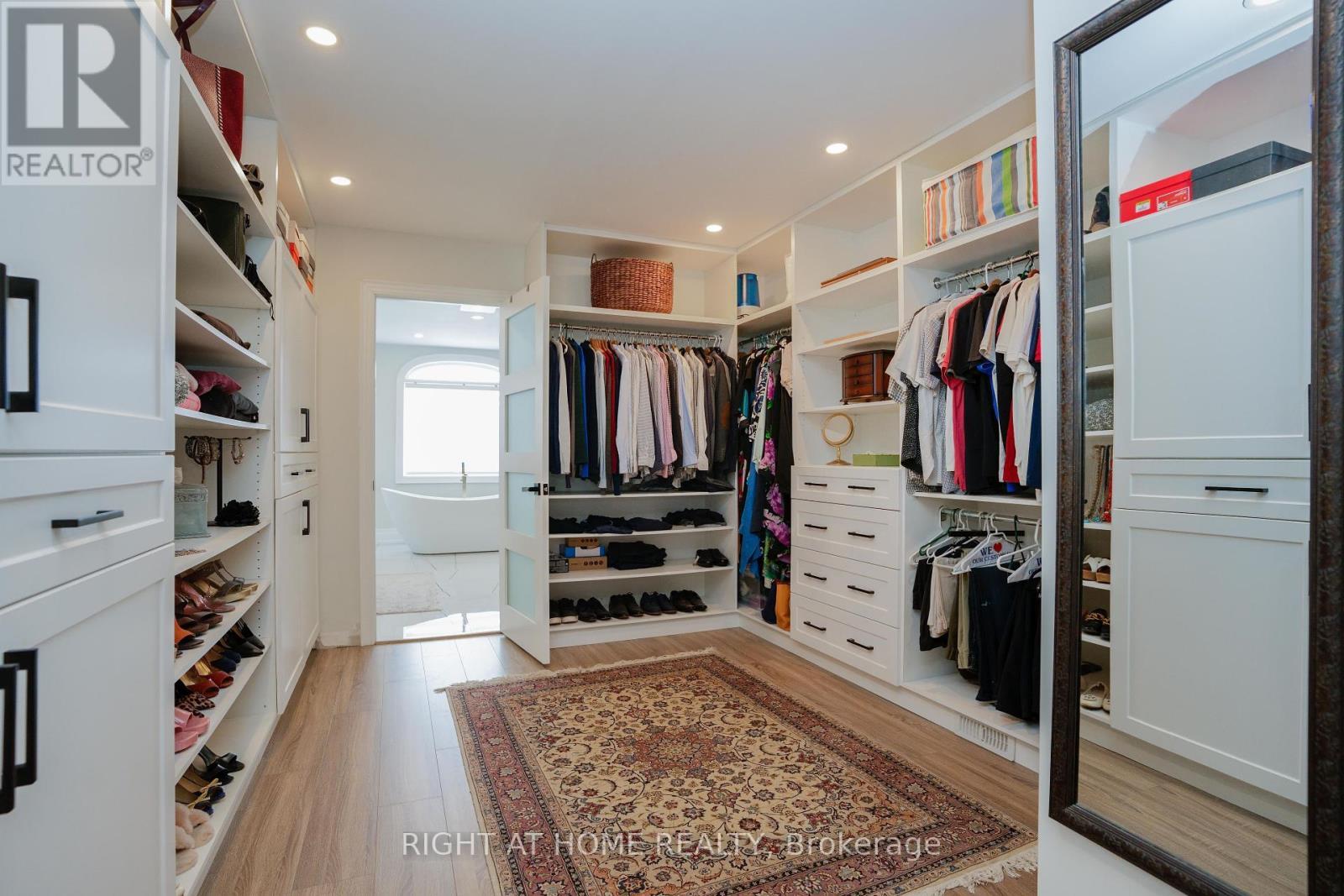 












48 VAUGHAN MILLS ROAD N

,
Vaughan (Elder Mills),




Ontario
L4H1C8

