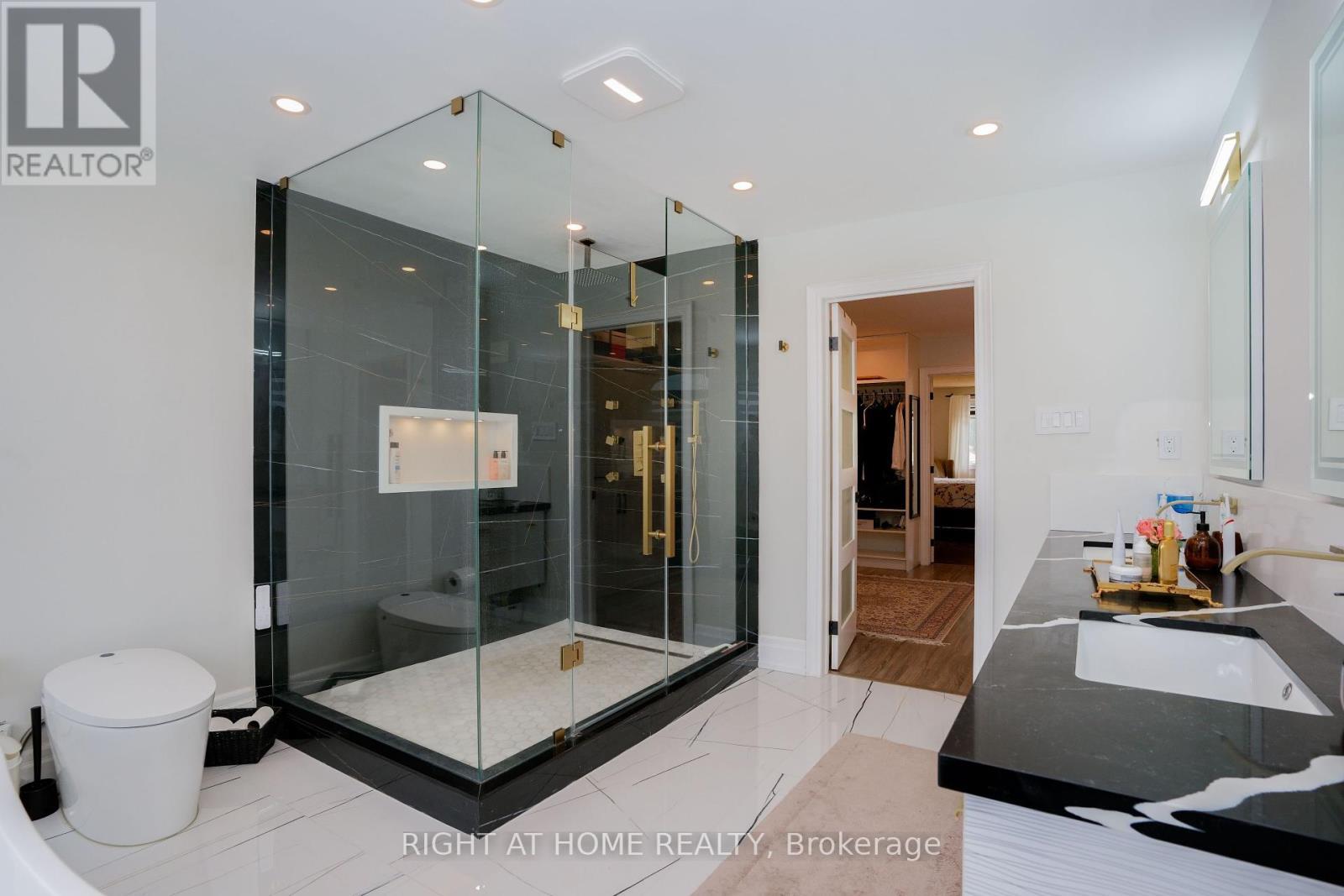 












48 VAUGHAN MILLS ROAD N

,
Vaughan (Elder Mills),




Ontario
L4H1C8

