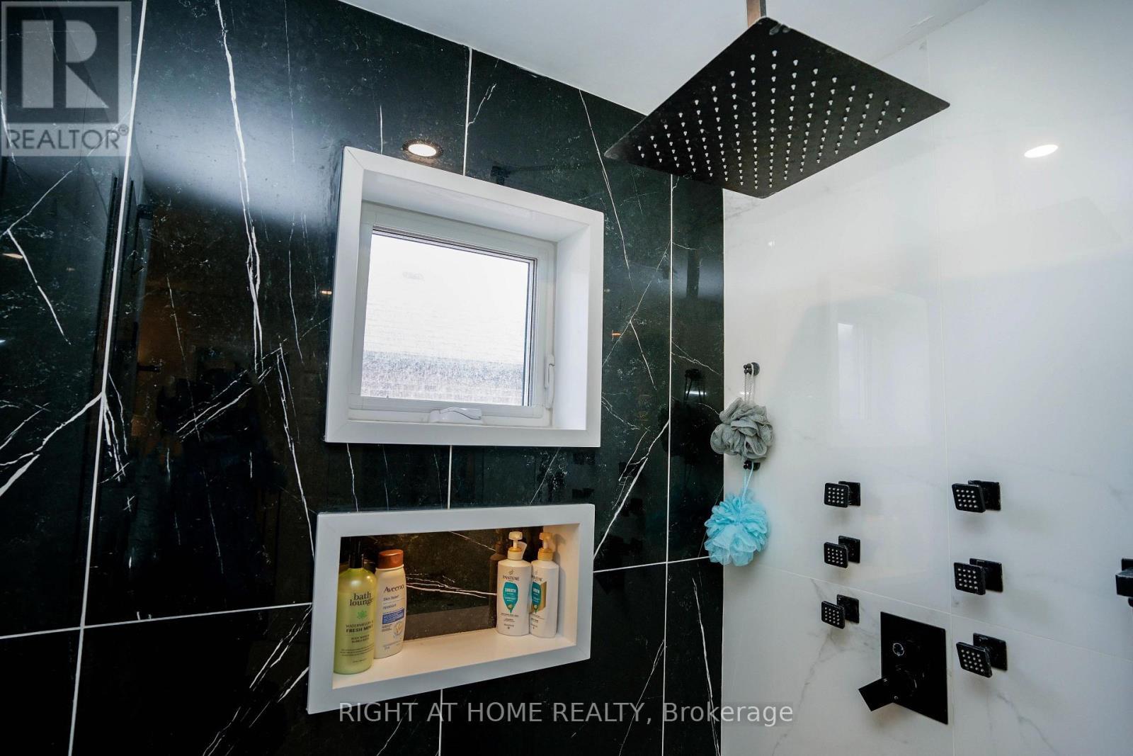 












48 VAUGHAN MILLS ROAD N

,
Vaughan (Elder Mills),




Ontario
L4H1C8

