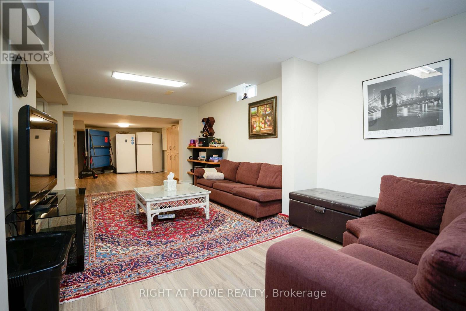 












48 VAUGHAN MILLS ROAD N

,
Vaughan (Elder Mills),




Ontario
L4H1C8

