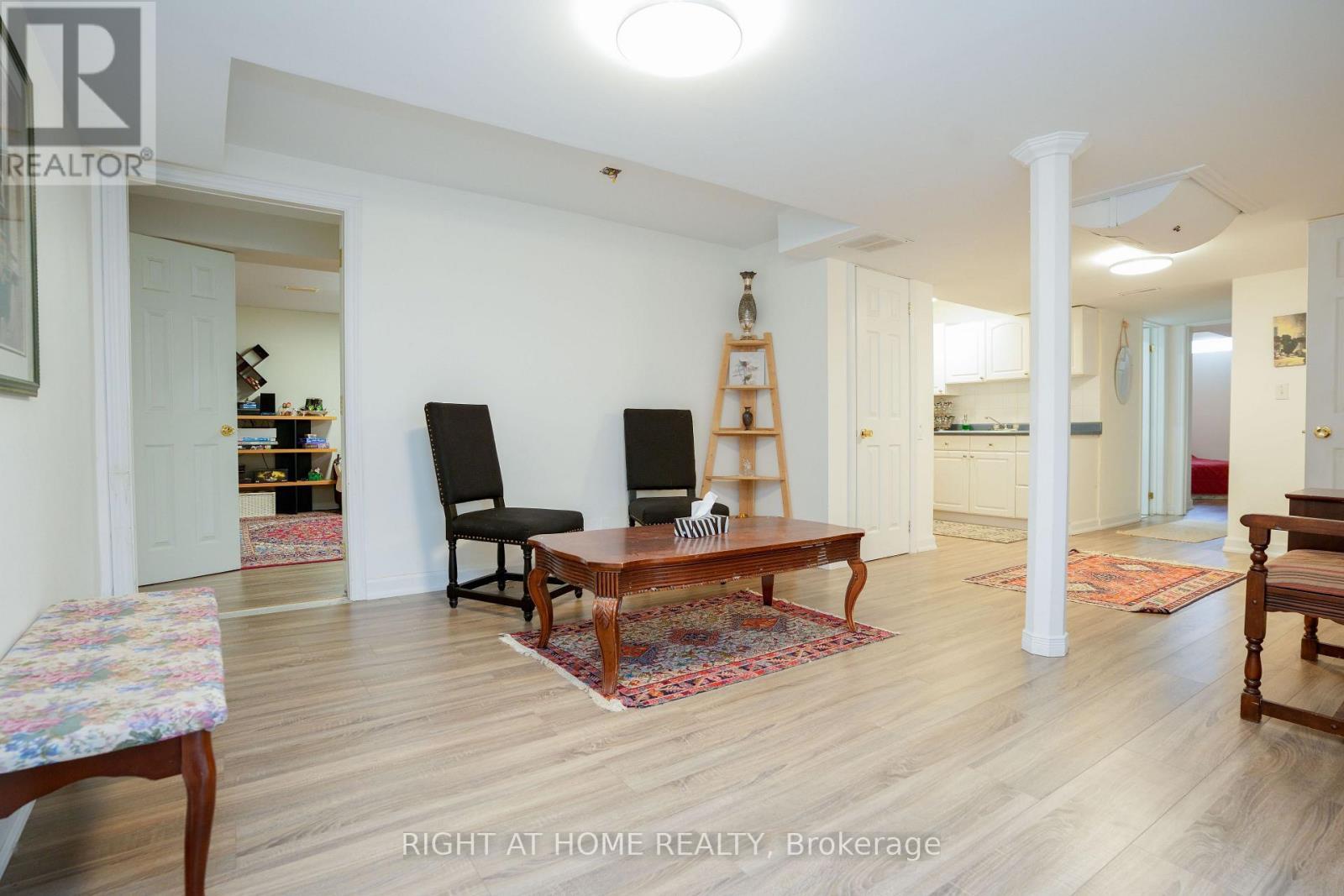 












48 VAUGHAN MILLS ROAD N

,
Vaughan (Elder Mills),




Ontario
L4H1C8

