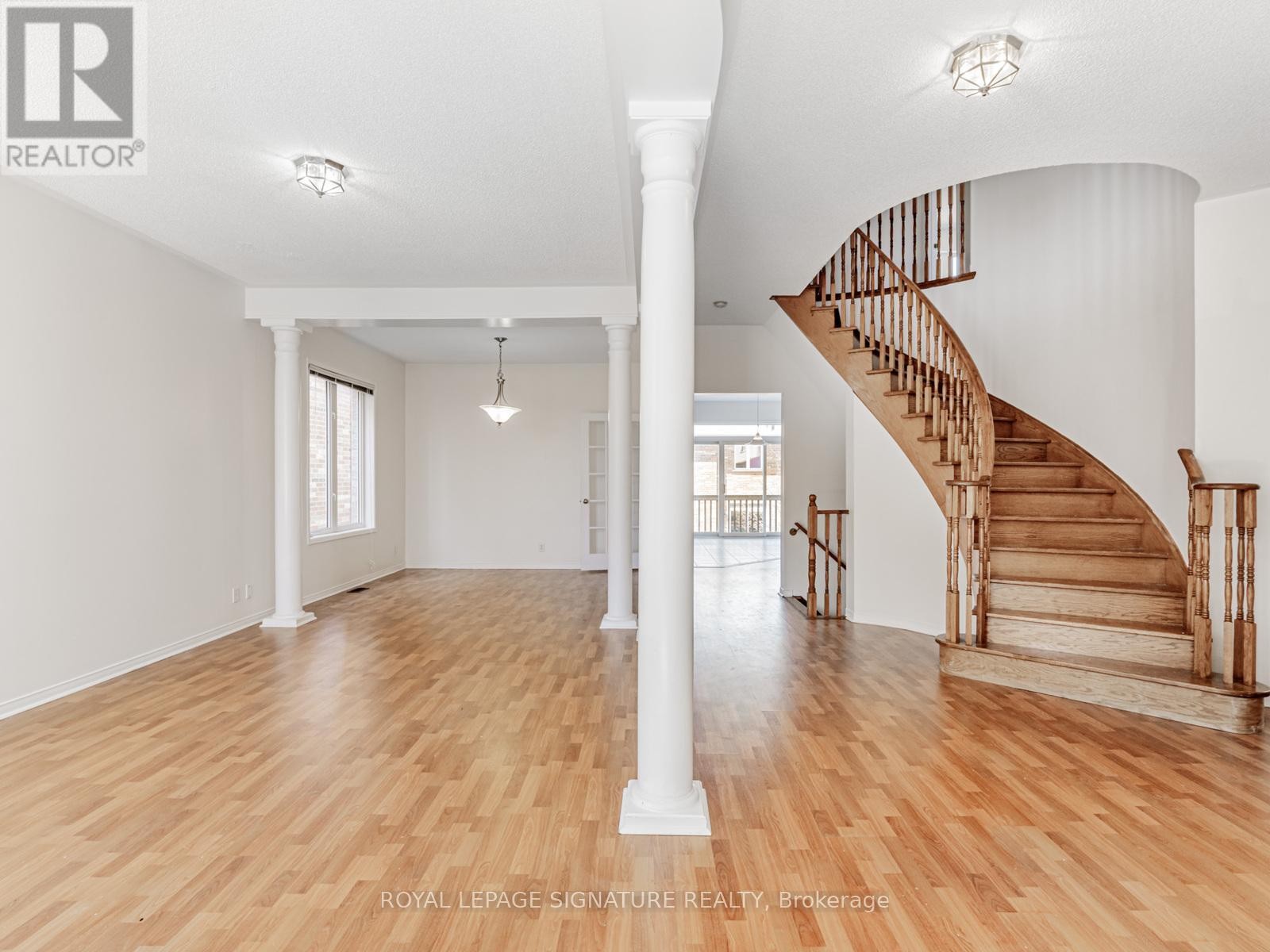 












33 BILBERRY CRESCENT

,
Richmond Hill (Rouge Woods),




Ontario
L4S2M4

