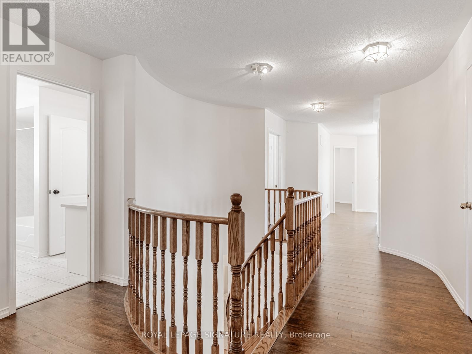 












33 BILBERRY CRESCENT

,
Richmond Hill (Rouge Woods),




Ontario
L4S2M4

