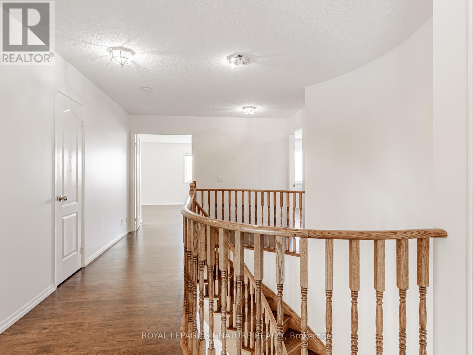 












33 BILBERRY CRESCENT

,
Richmond Hill (Rouge Woods),




Ontario
L4S2M4

