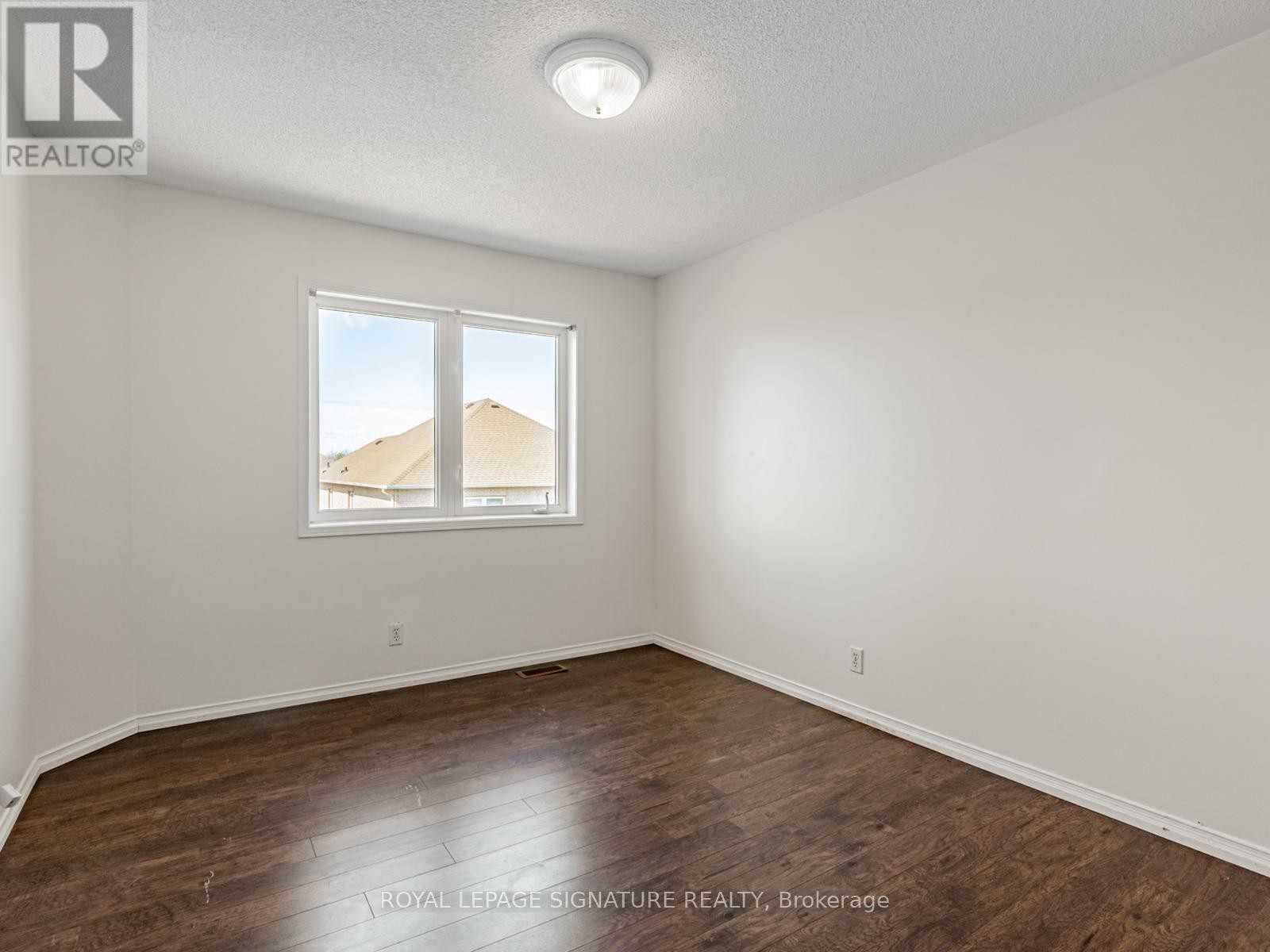 












33 BILBERRY CRESCENT

,
Richmond Hill (Rouge Woods),




Ontario
L4S2M4

