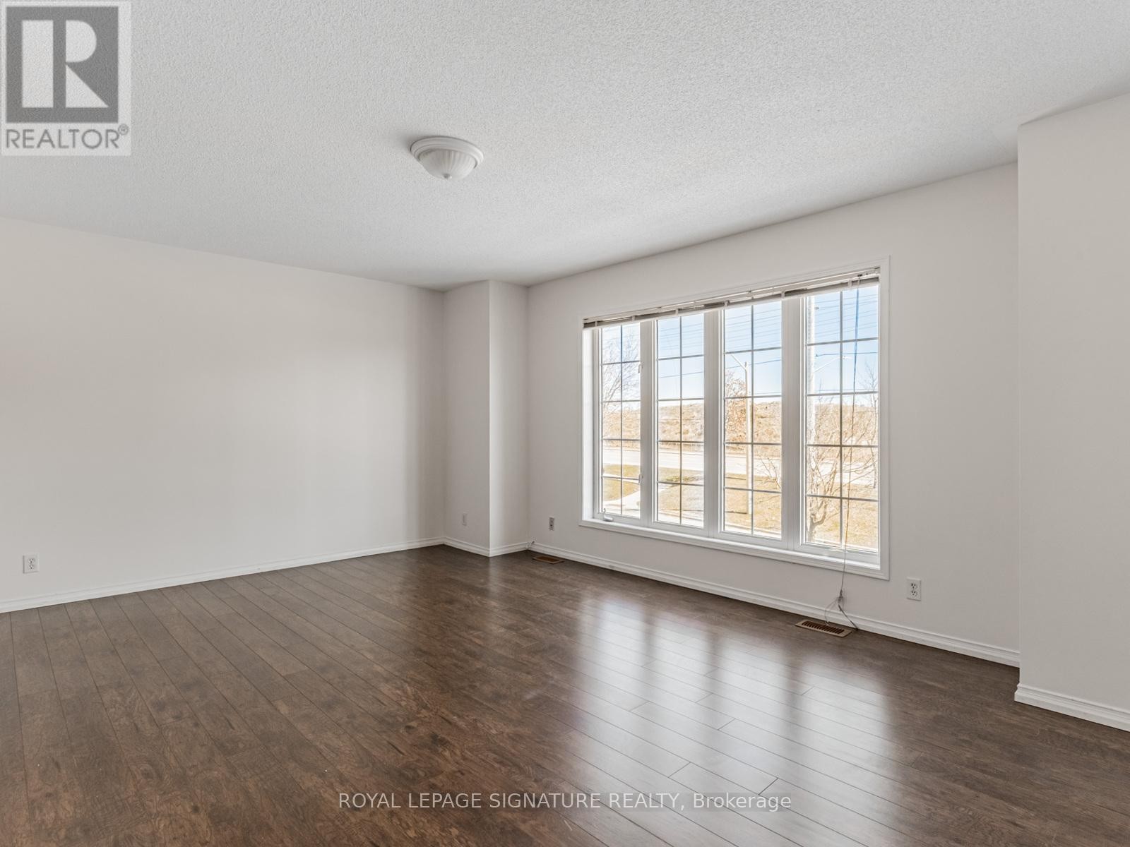 












33 BILBERRY CRESCENT

,
Richmond Hill (Rouge Woods),




Ontario
L4S2M4

