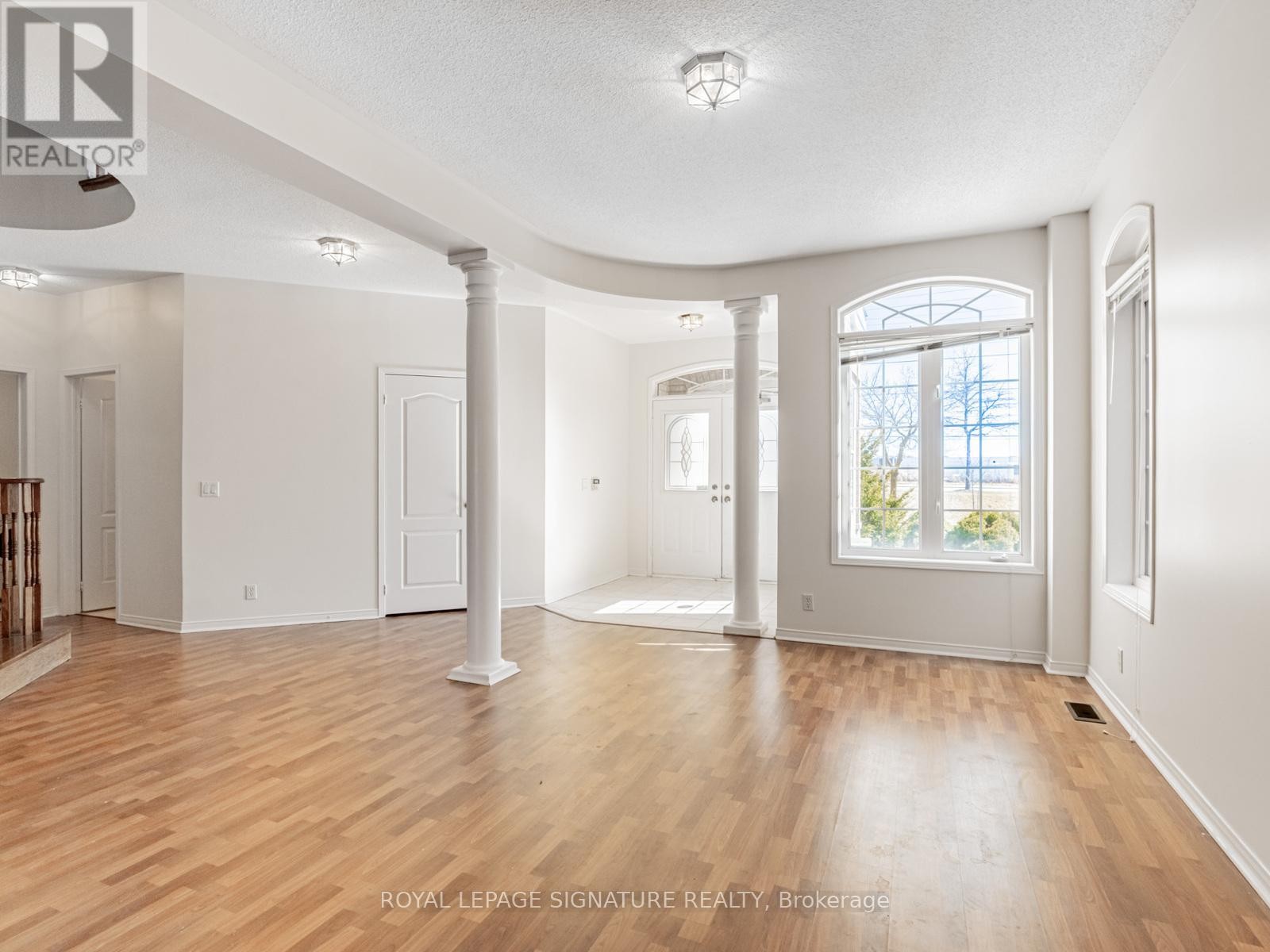 












33 BILBERRY CRESCENT

,
Richmond Hill (Rouge Woods),




Ontario
L4S2M4

