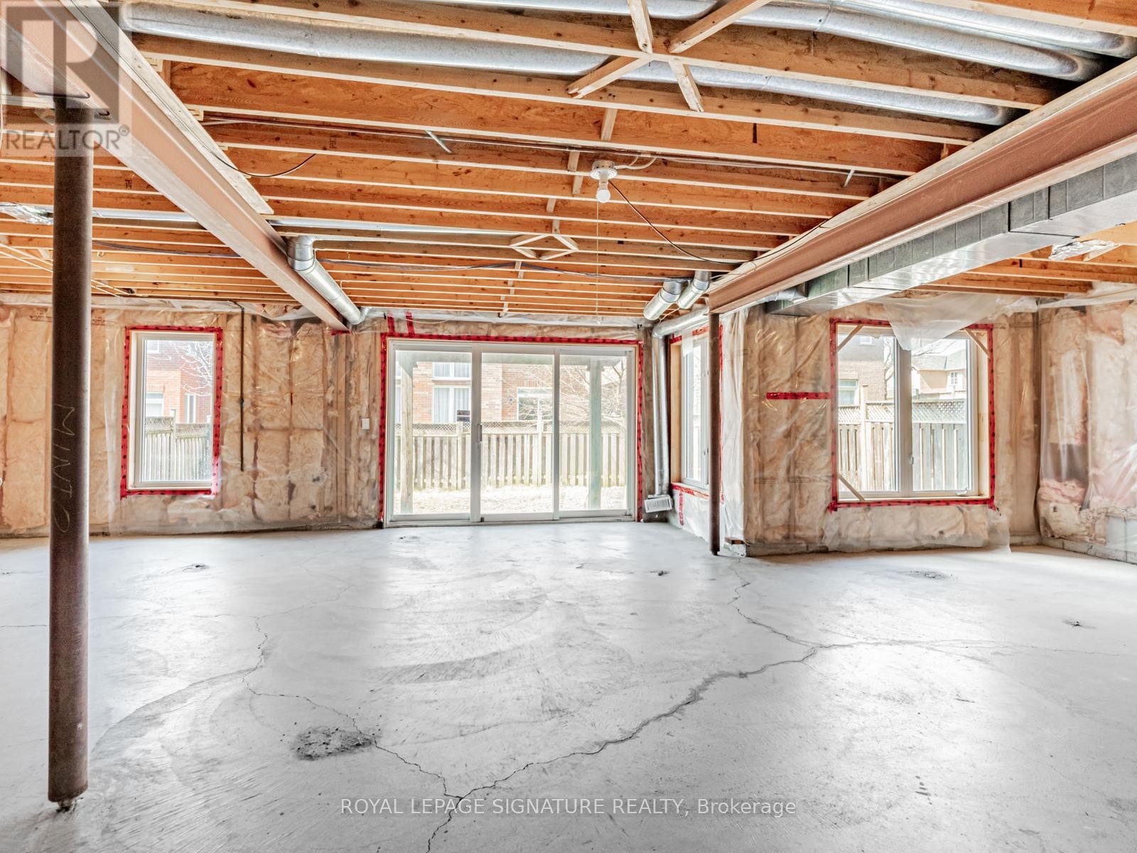 












33 BILBERRY CRESCENT

,
Richmond Hill (Rouge Woods),




Ontario
L4S2M4

