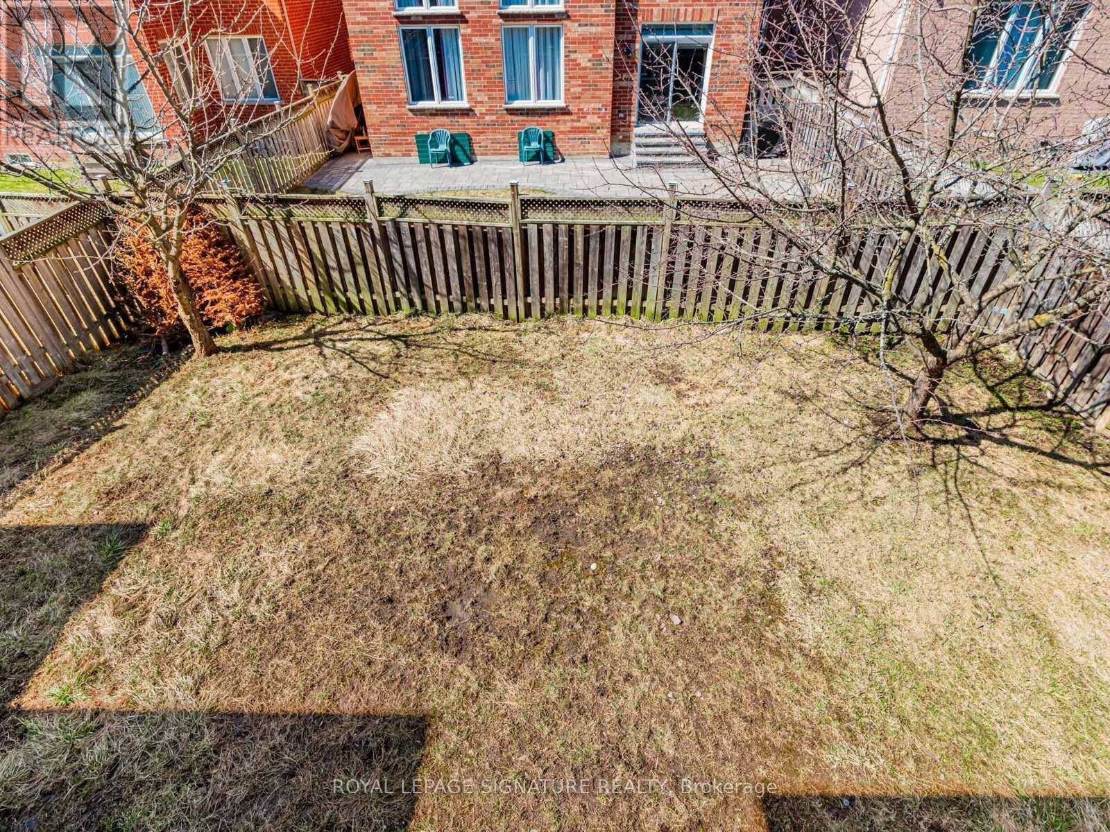 












33 BILBERRY CRESCENT

,
Richmond Hill (Rouge Woods),




Ontario
L4S2M4


