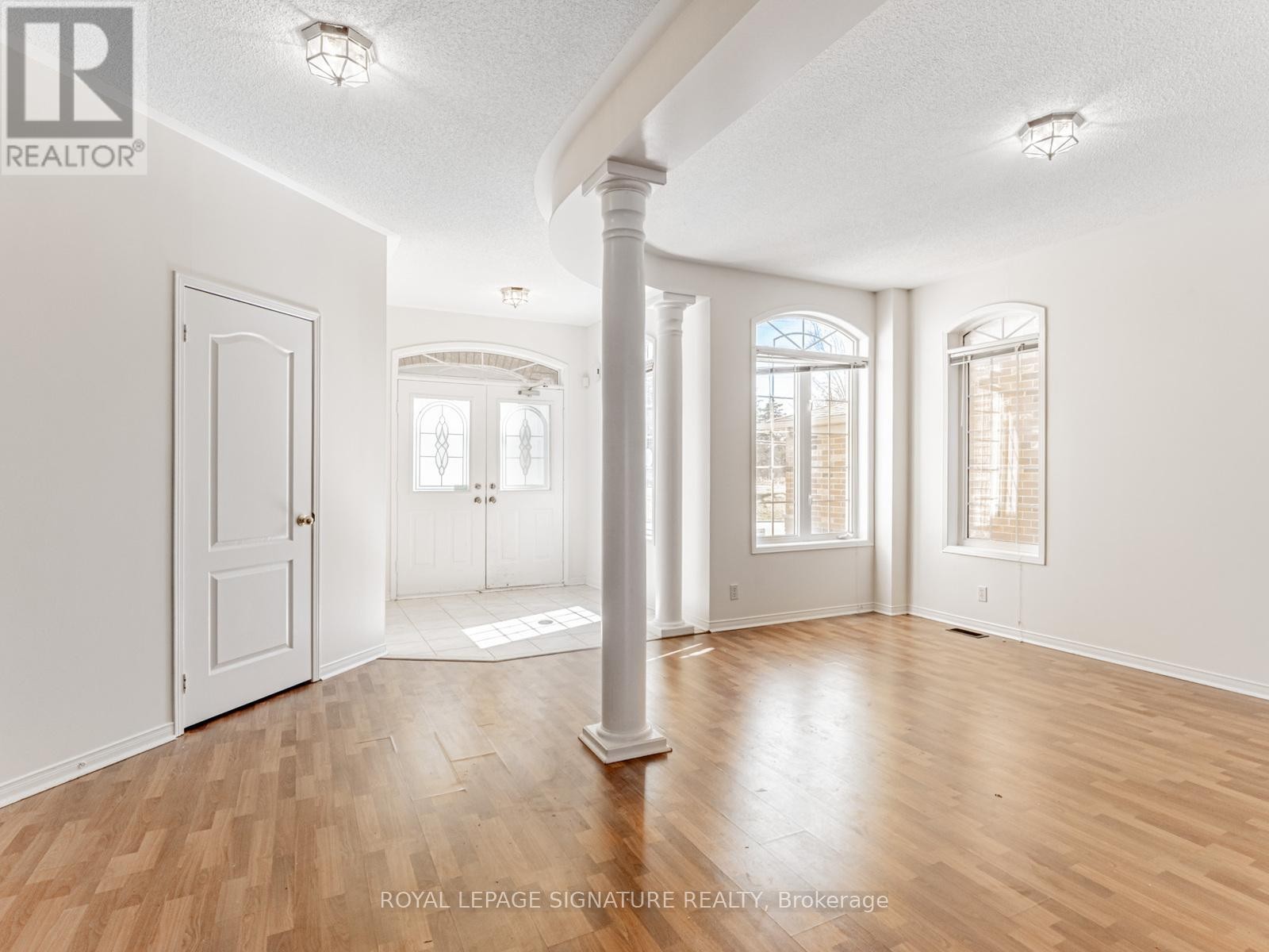 












33 BILBERRY CRESCENT

,
Richmond Hill (Rouge Woods),




Ontario
L4S2M4

