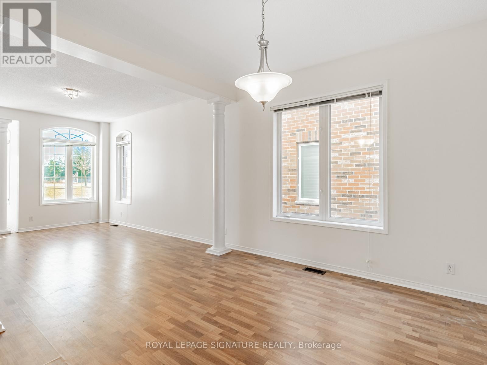 












33 BILBERRY CRESCENT

,
Richmond Hill (Rouge Woods),




Ontario
L4S2M4

