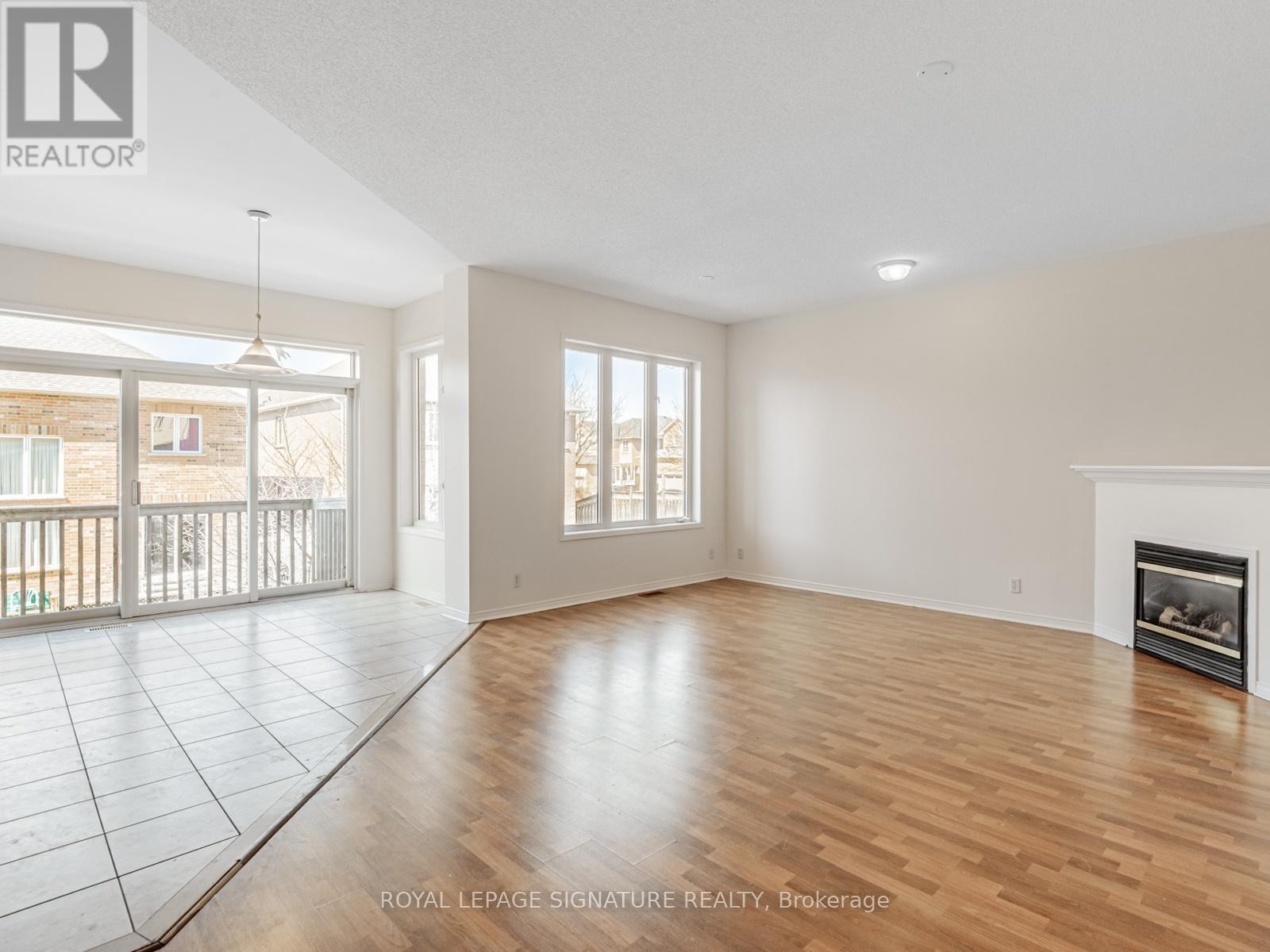 












33 BILBERRY CRESCENT

,
Richmond Hill (Rouge Woods),




Ontario
L4S2M4

