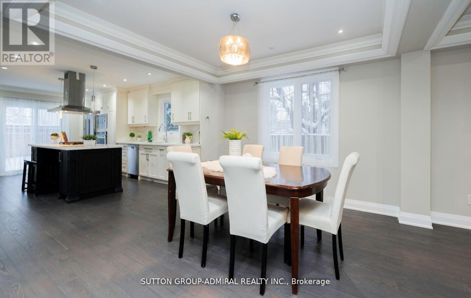 












29 ROXBOROUGH LANE

,
Vaughan (Uplands),




Ontario
L4J4T1

