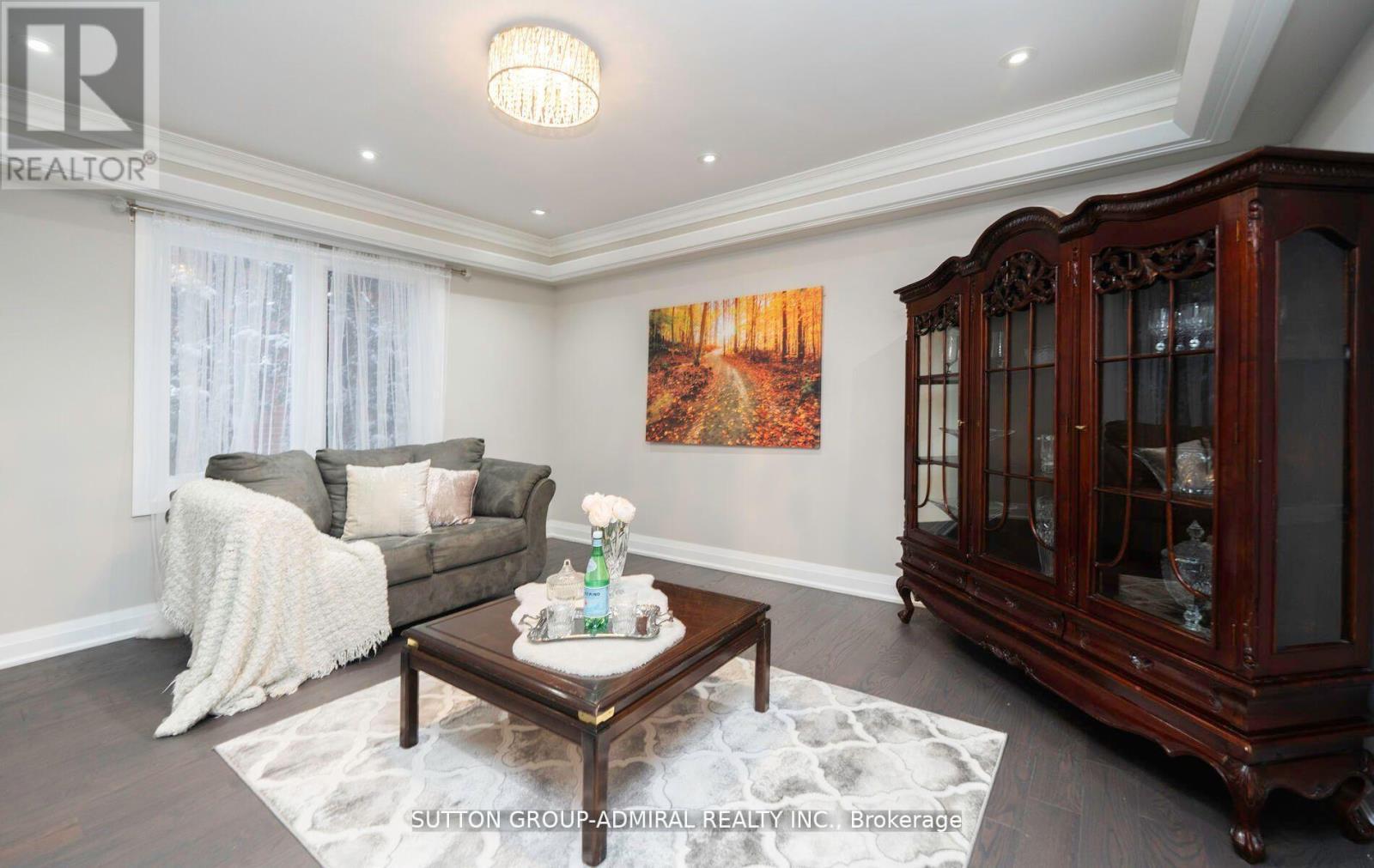 












29 ROXBOROUGH LANE

,
Vaughan (Uplands),




Ontario
L4J4T1

