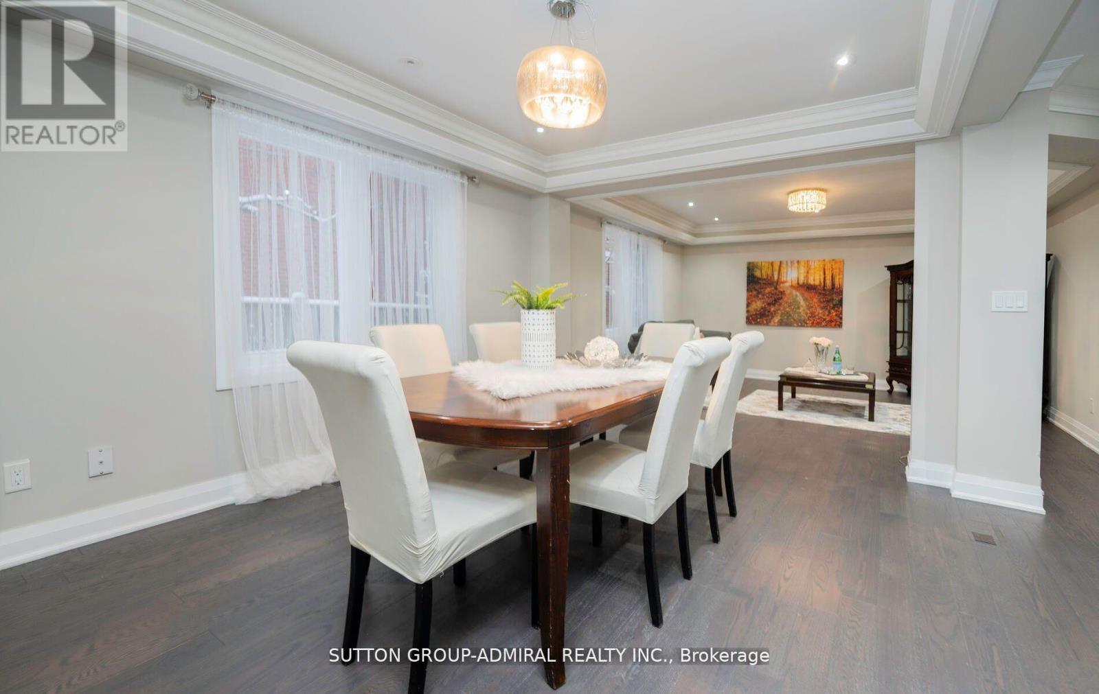 












29 ROXBOROUGH LANE

,
Vaughan (Uplands),




Ontario
L4J4T1

