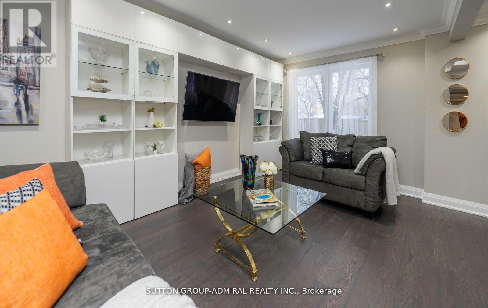 












29 ROXBOROUGH LANE

,
Vaughan (Uplands),




Ontario
L4J4T1

