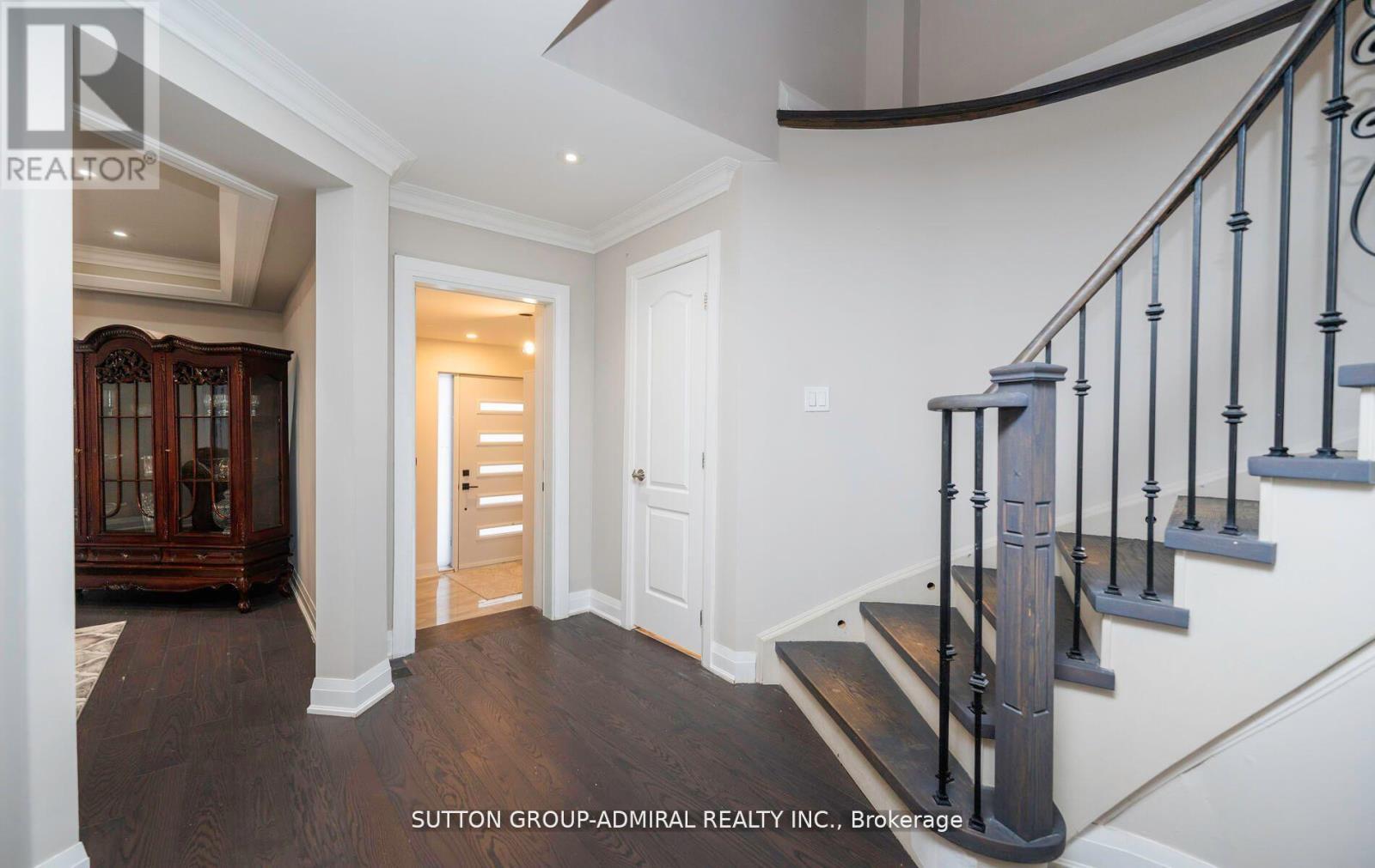












29 ROXBOROUGH LANE

,
Vaughan (Uplands),




Ontario
L4J4T1

