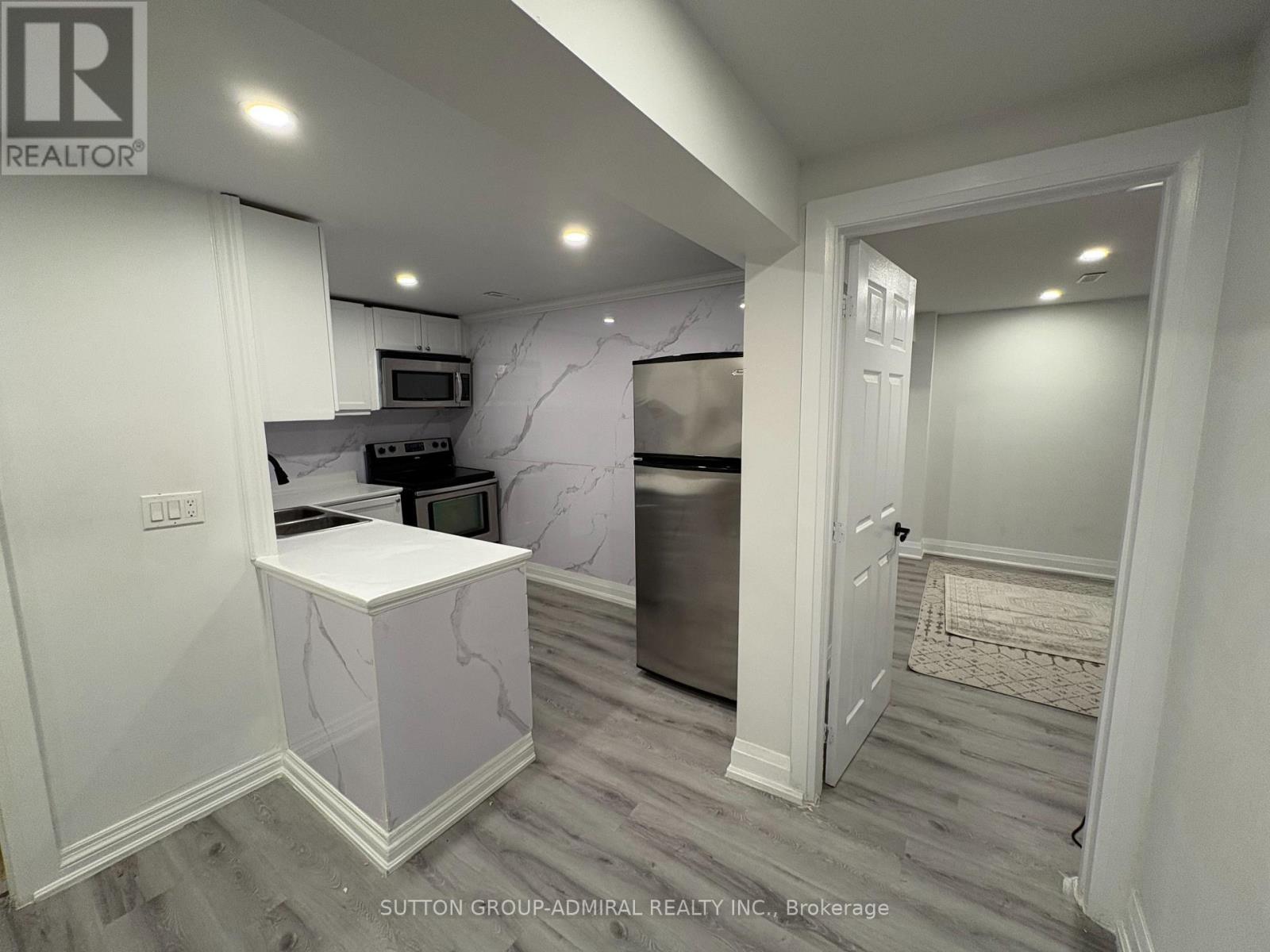 












29 ROXBOROUGH LANE

,
Vaughan (Uplands),




Ontario
L4J4T1

