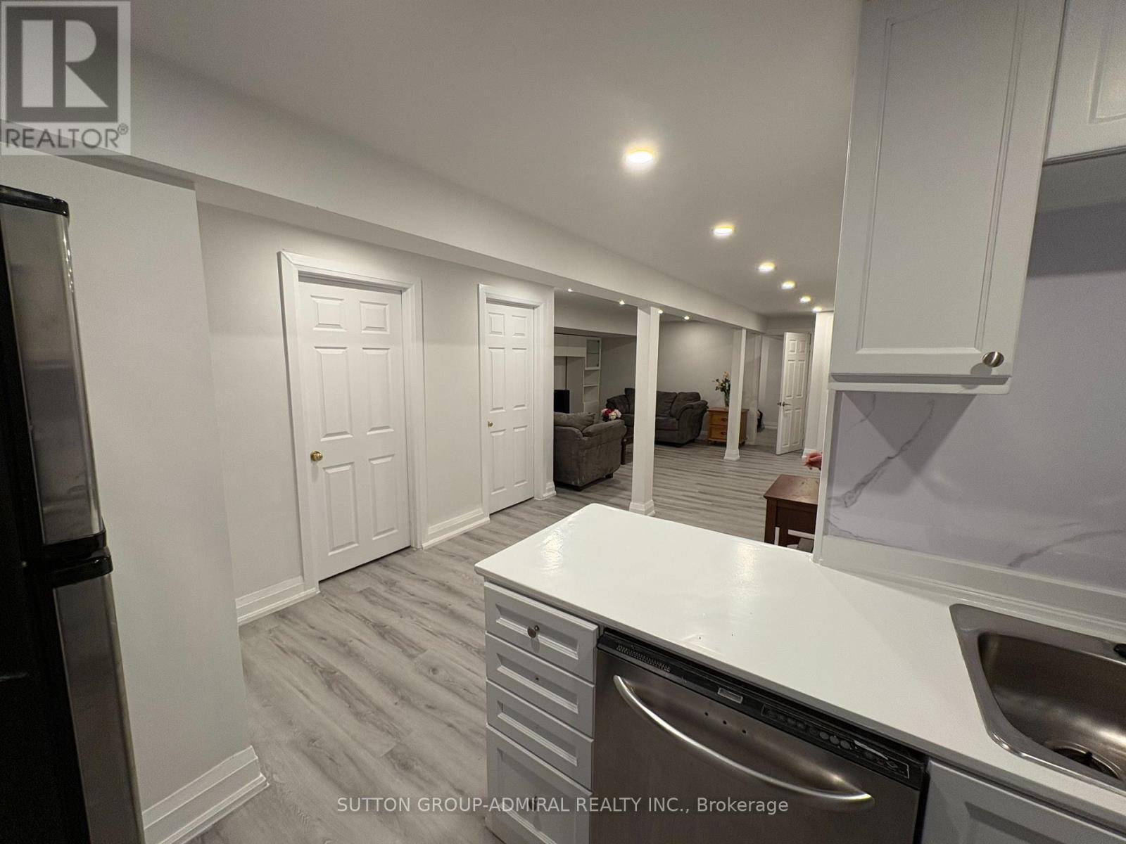 












29 ROXBOROUGH LANE

,
Vaughan (Uplands),




Ontario
L4J4T1

