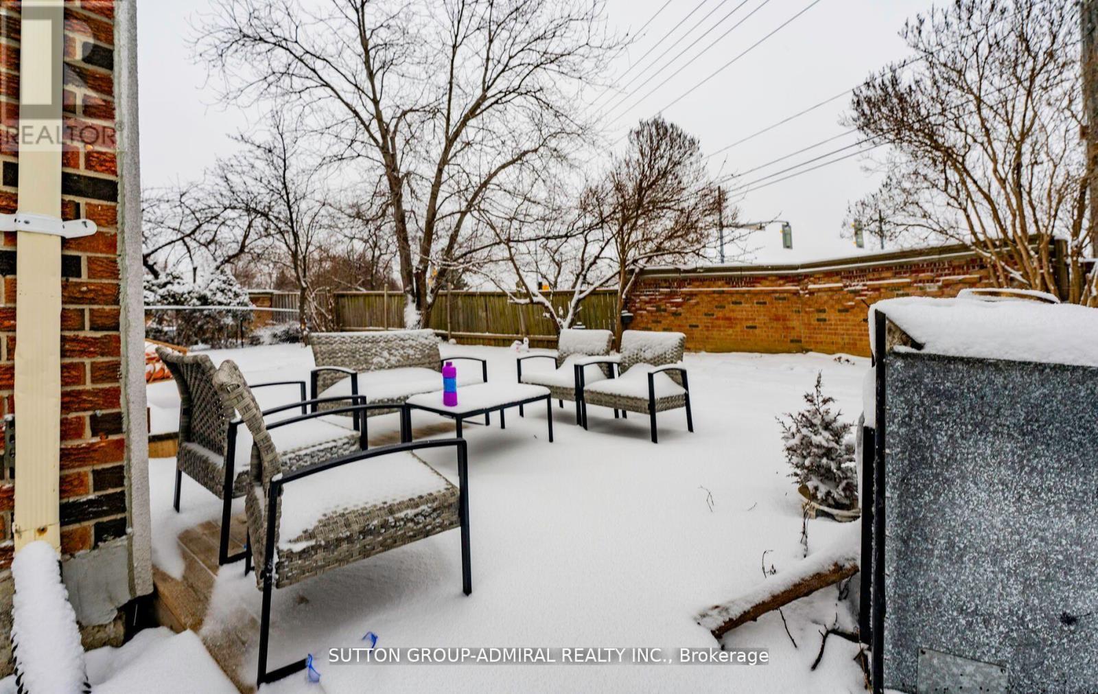 












29 ROXBOROUGH LANE

,
Vaughan (Uplands),




Ontario
L4J4T1

