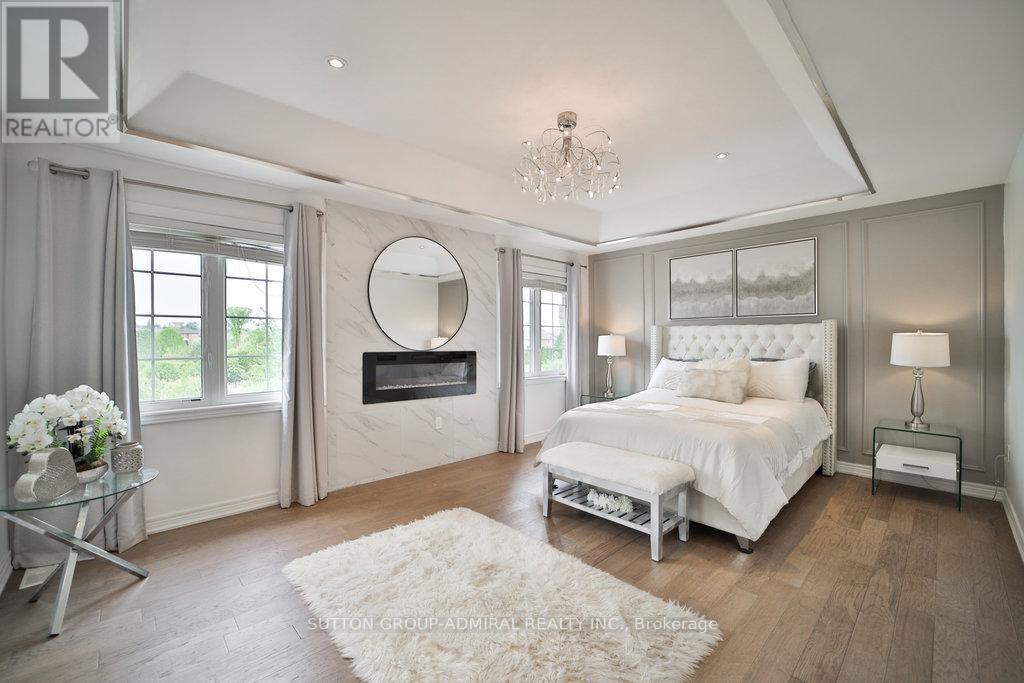 












15 JOCADA COURT

,
Richmond Hill (Oak Ridges),




Ontario
L4E0Z5


