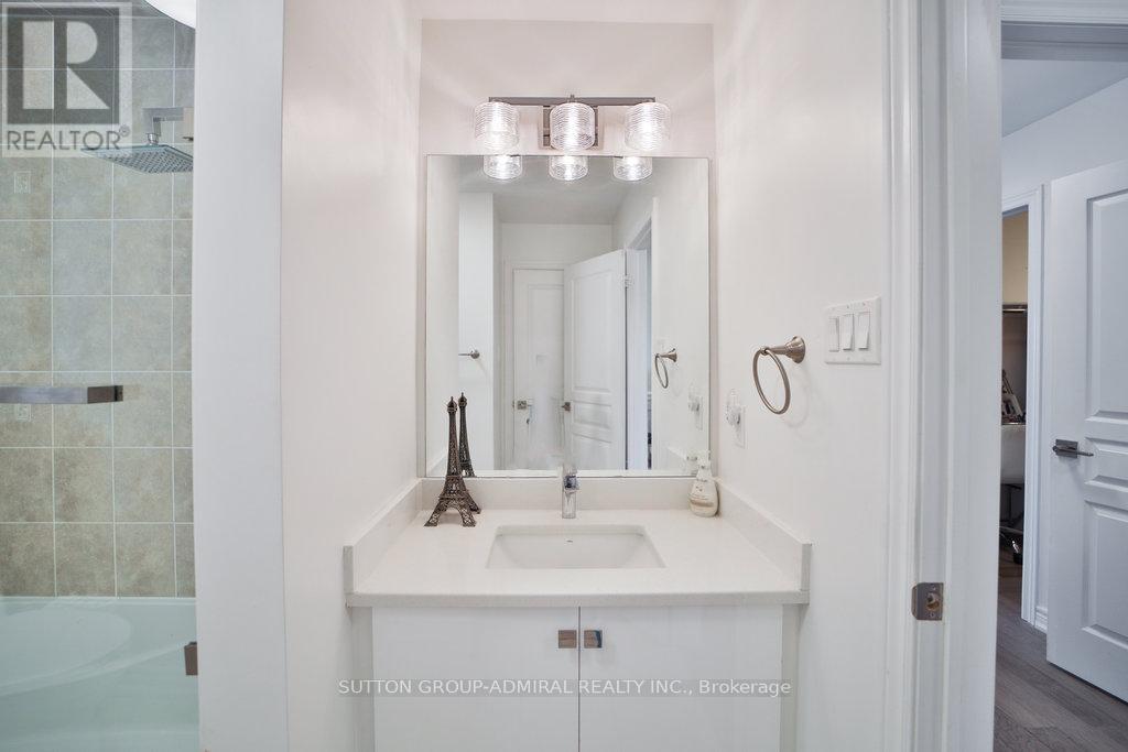 












15 JOCADA COURT

,
Richmond Hill (Oak Ridges),




Ontario
L4E0Z5

