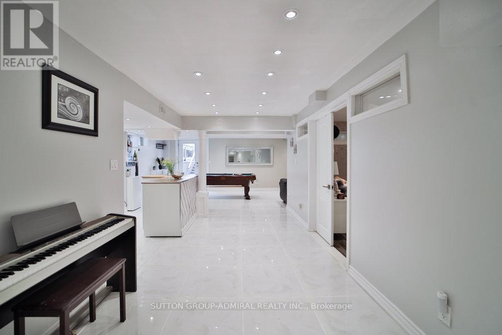 












15 JOCADA COURT

,
Richmond Hill (Oak Ridges),




Ontario
L4E0Z5

