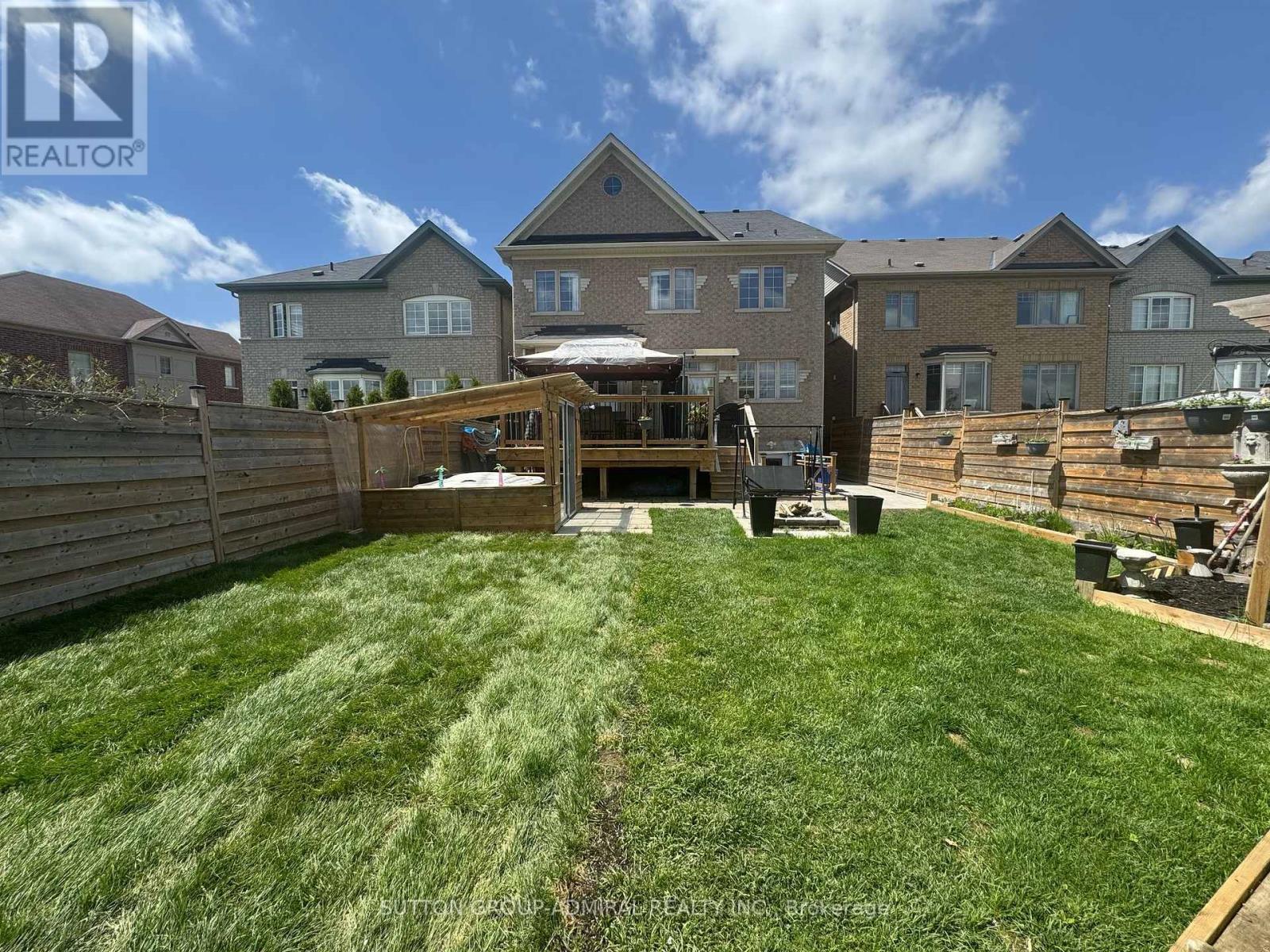 












15 JOCADA COURT

,
Richmond Hill (Oak Ridges),




Ontario
L4E0Z5

