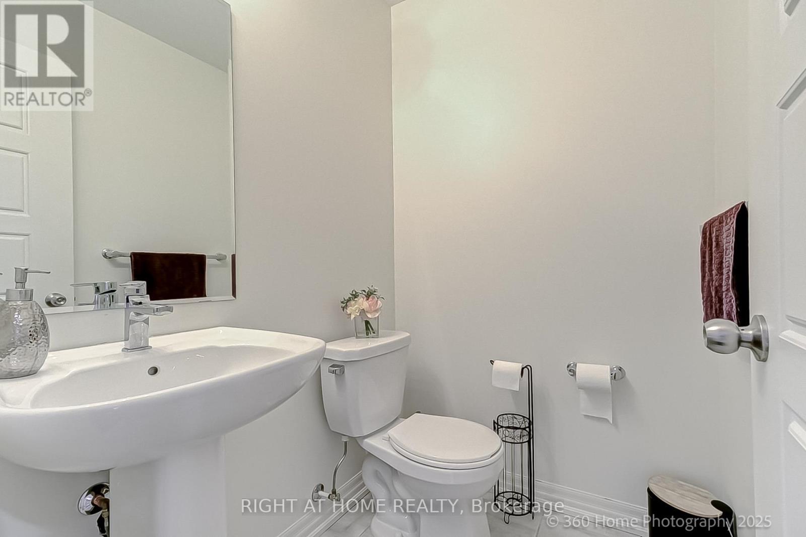 












188 TANGO CRESCENT

,
Newmarket (Woodland Hill),




Ontario
L3X0K5

