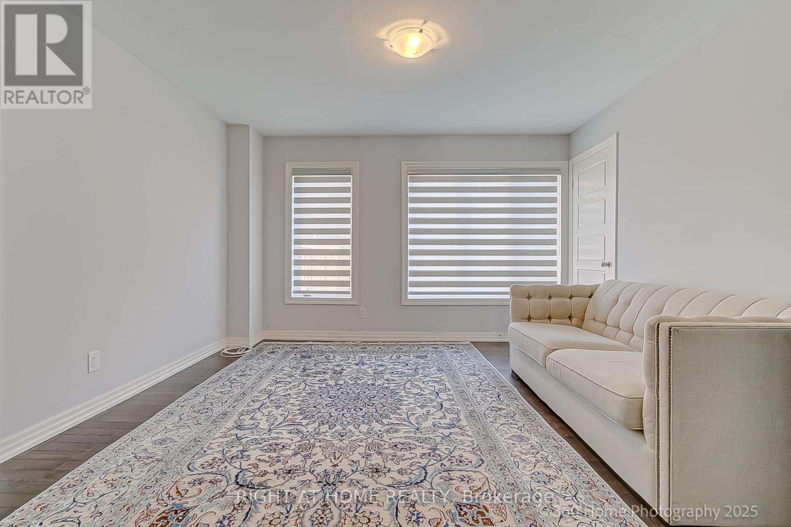 












188 TANGO CRESCENT

,
Newmarket (Woodland Hill),




Ontario
L3X0K5

